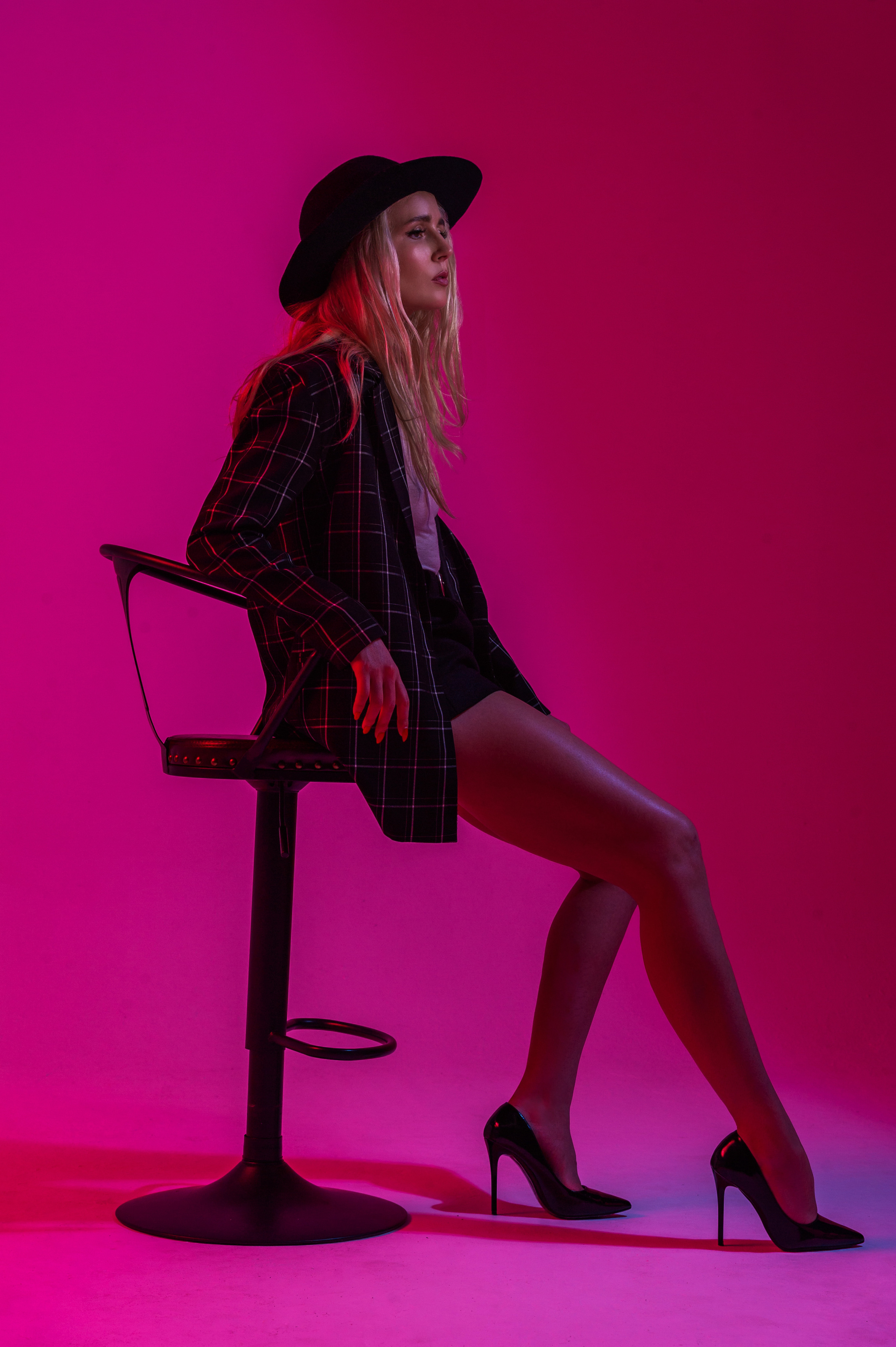 Фотосессия в стиле минимализм. Александр Mr.Brass — фотографирую женский портрет в Москве