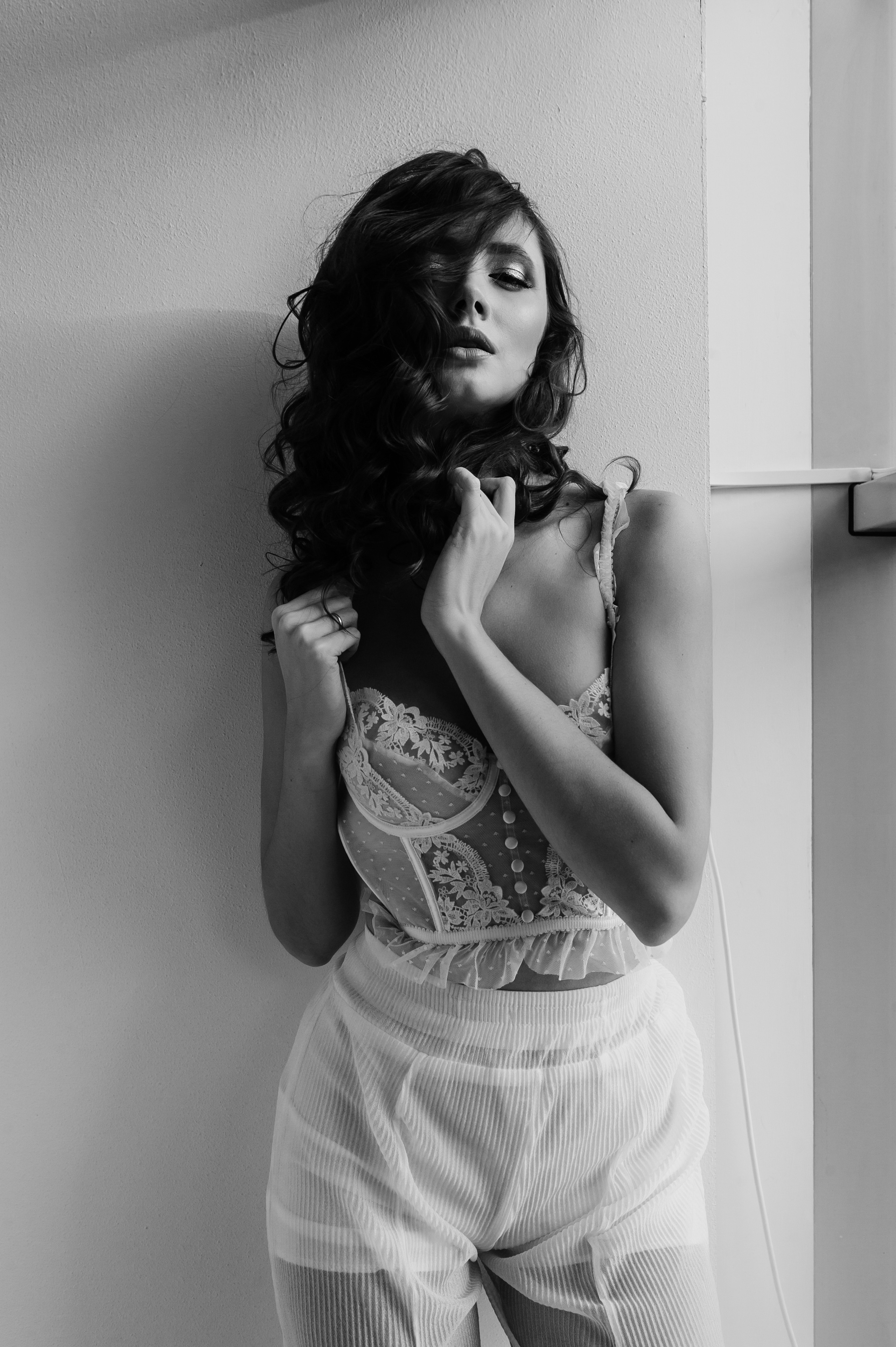 Фотосессия в стиле минимализм. Александр Mr.Brass — фотографирую женский портрет в Москве