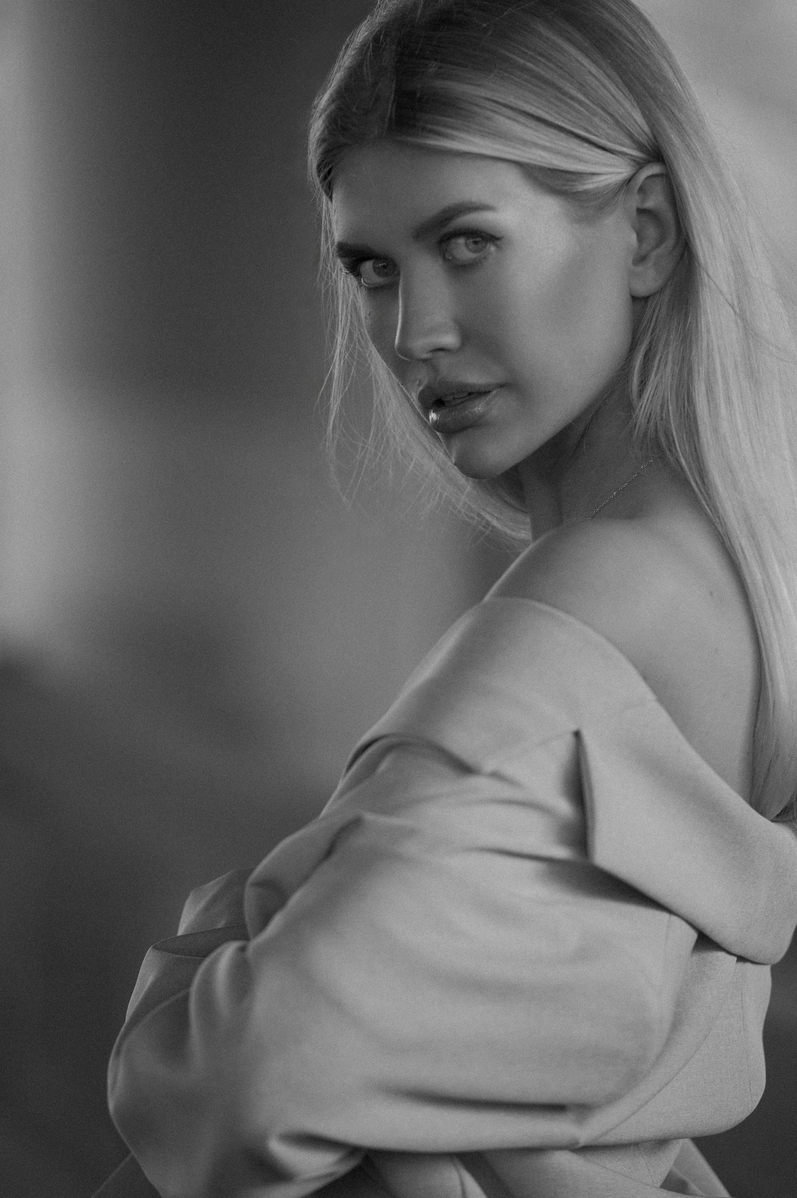 Прогулочная съемка. Александр Mr.Brass — фотографирую женский портрет в Москве