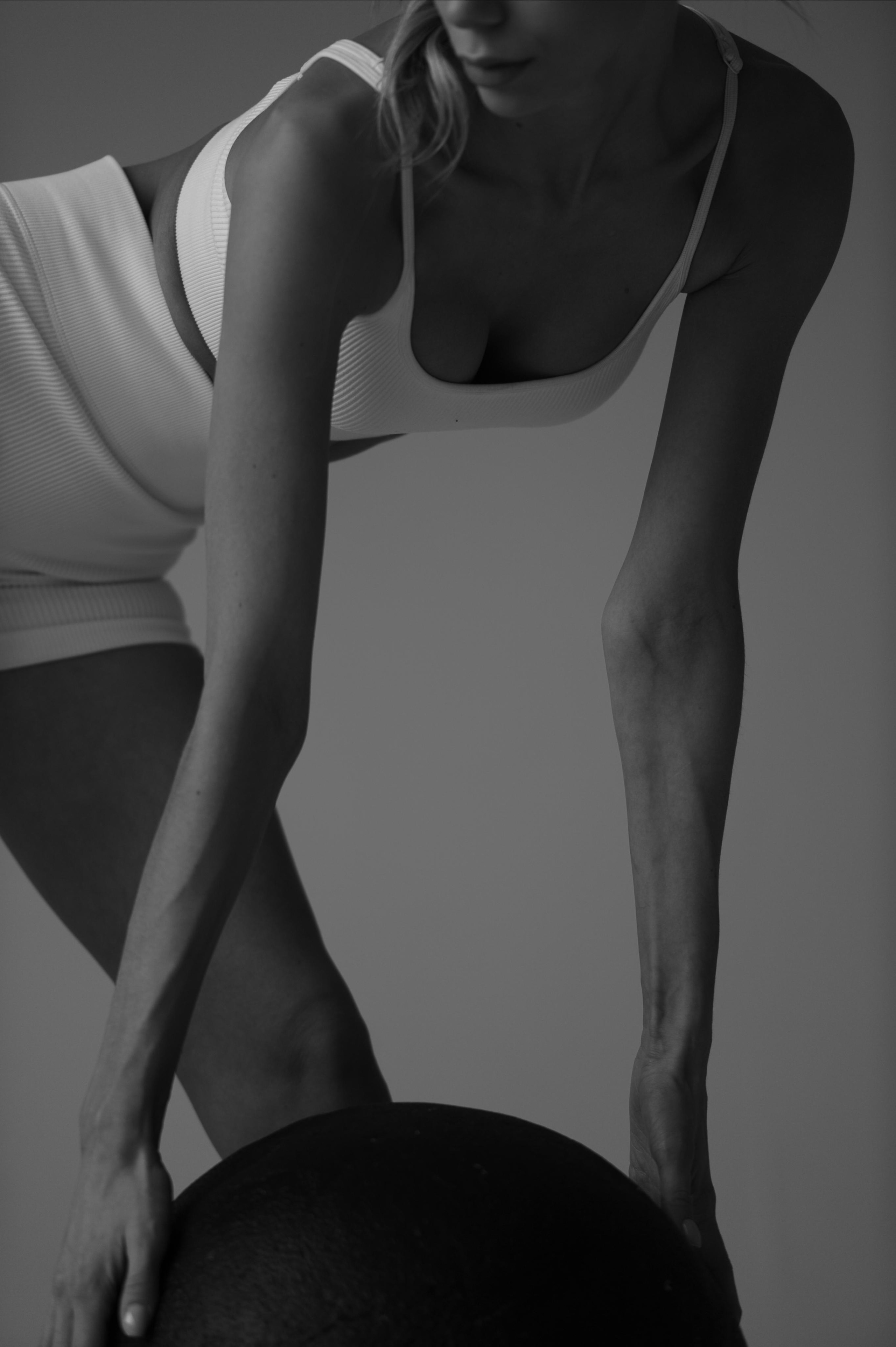 Фотосессия в стиле минимализм. Александр Mr.Brass — фотографирую женский портрет в Москве