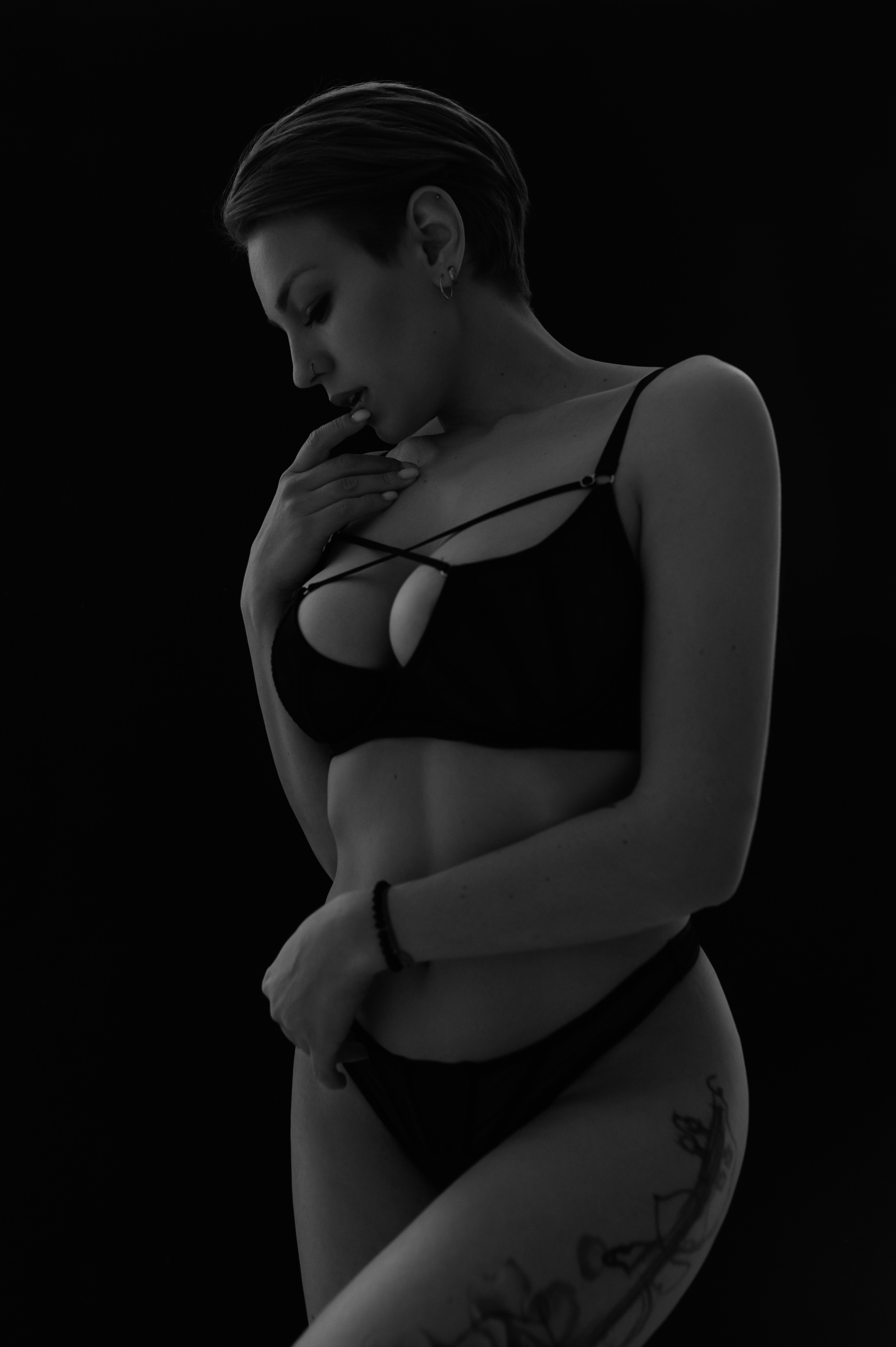 Фотосессия в стиле минимализм. Александр Mr.Brass — фотографирую женский портрет в Москве