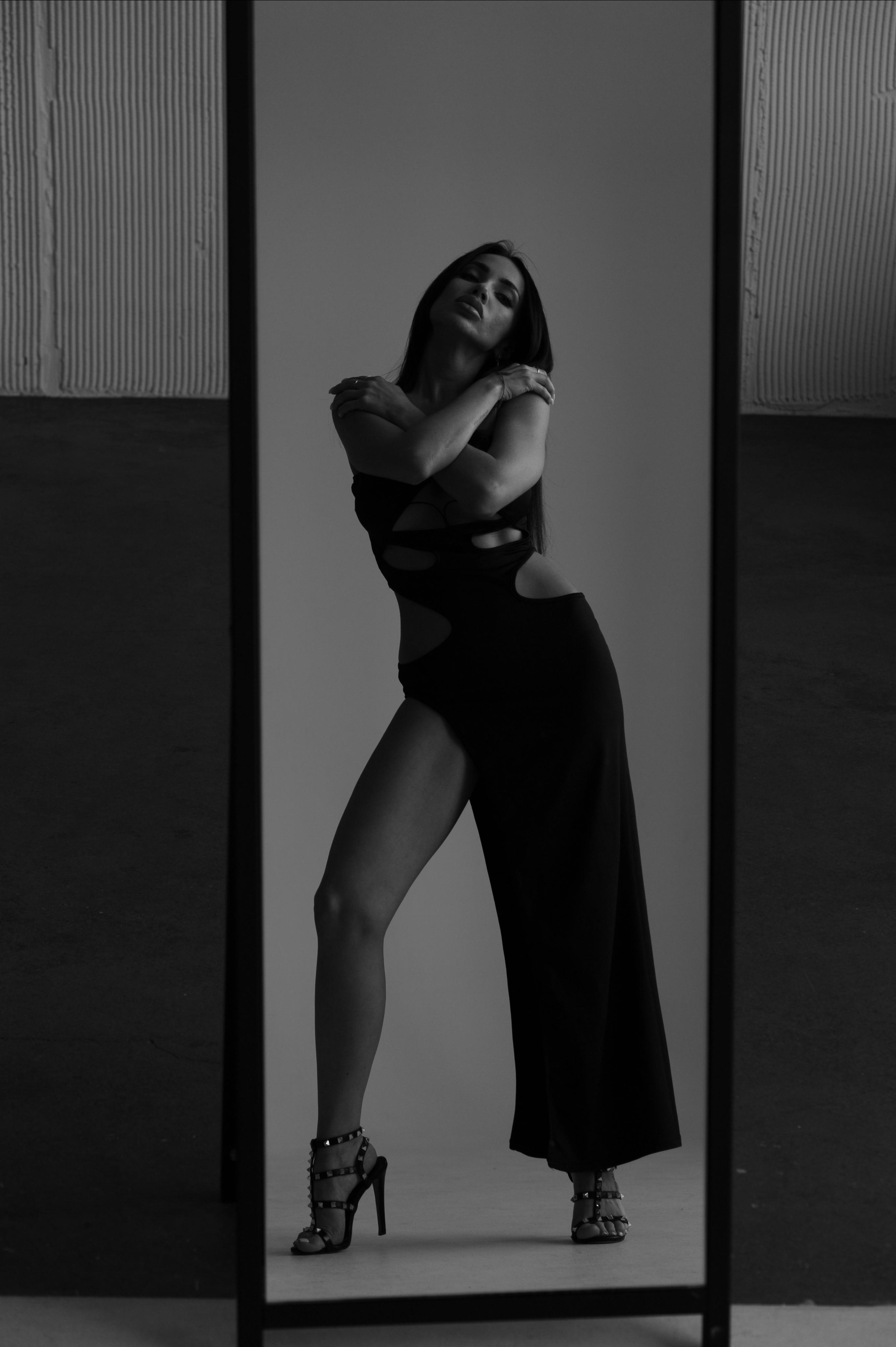 Фотосессия в стиле минимализм. Александр Mr.Brass — фотографирую женский портрет в Москве