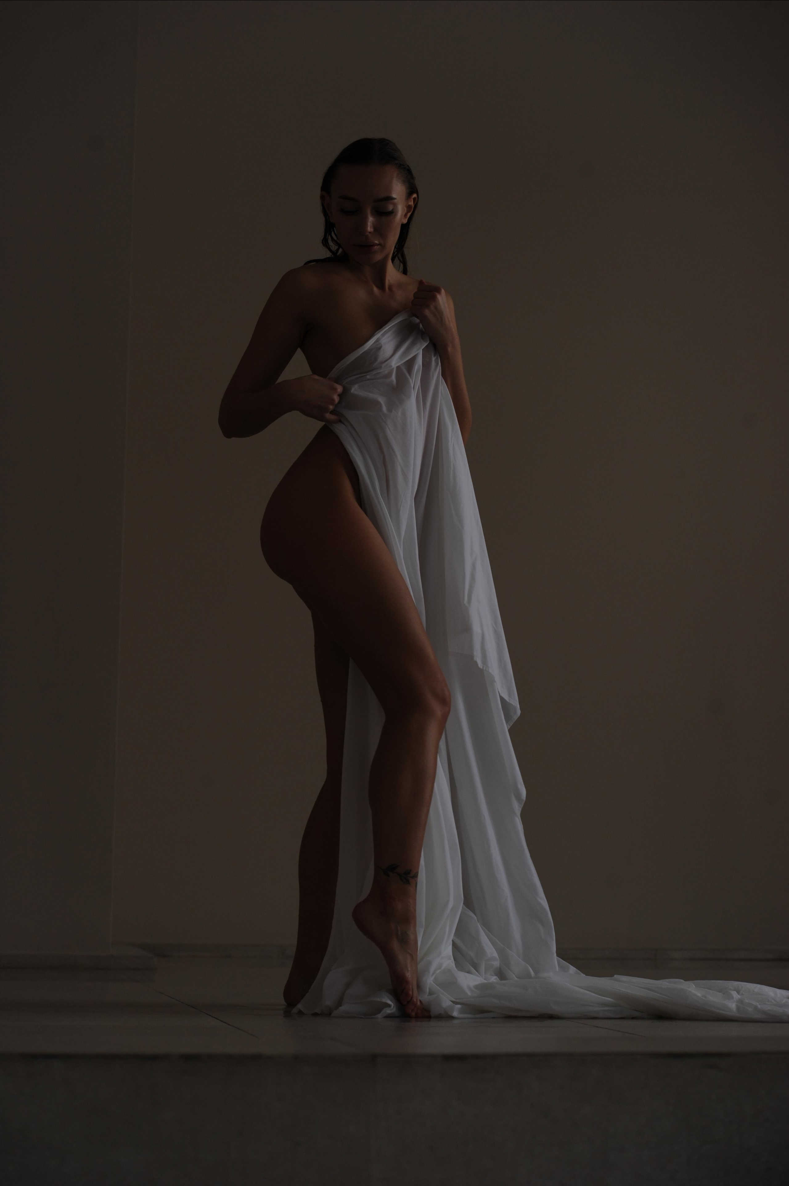 Фотосессия в ванне и душе. Александр Mr.Brass — фотографирую женский портрет в Москве