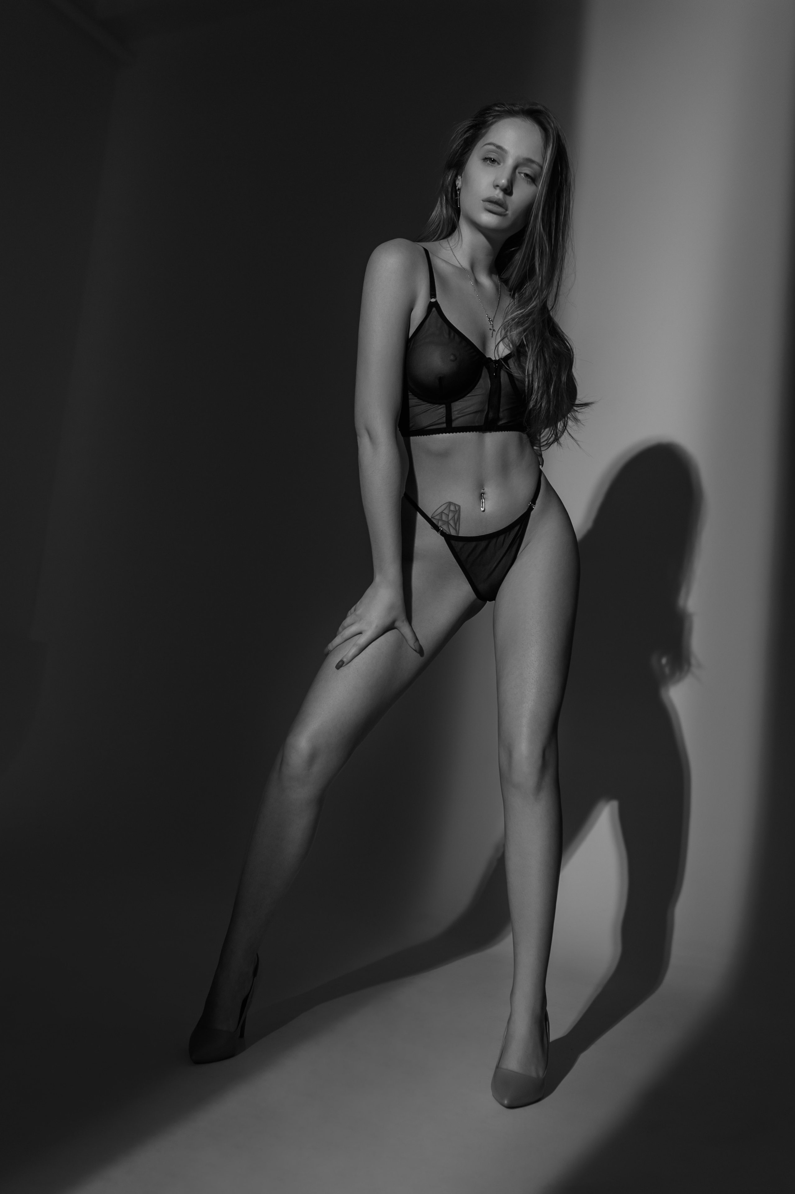 Фотосессия в стиле минимализм. Александр Mr.Brass — фотографирую женский портрет в Москве