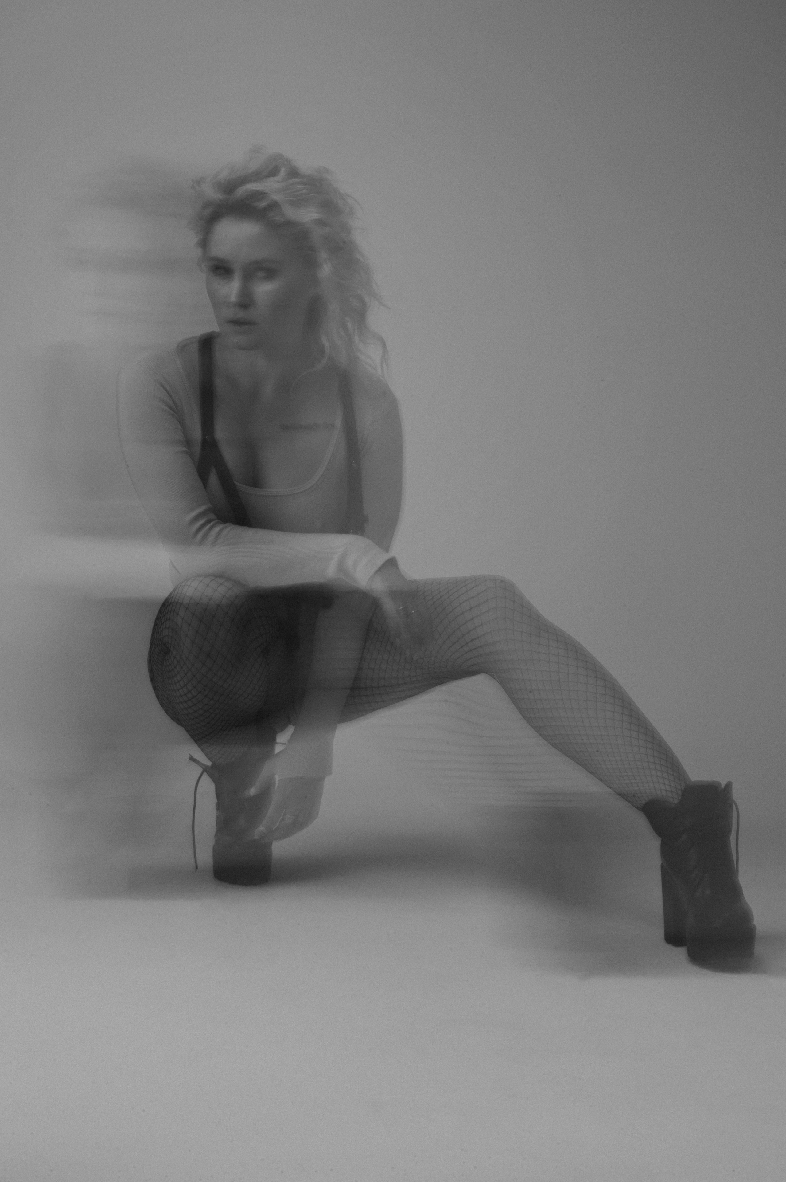 Фотосессия в стиле минимализм. Александр Mr.Brass — фотографирую женский портрет в Москве