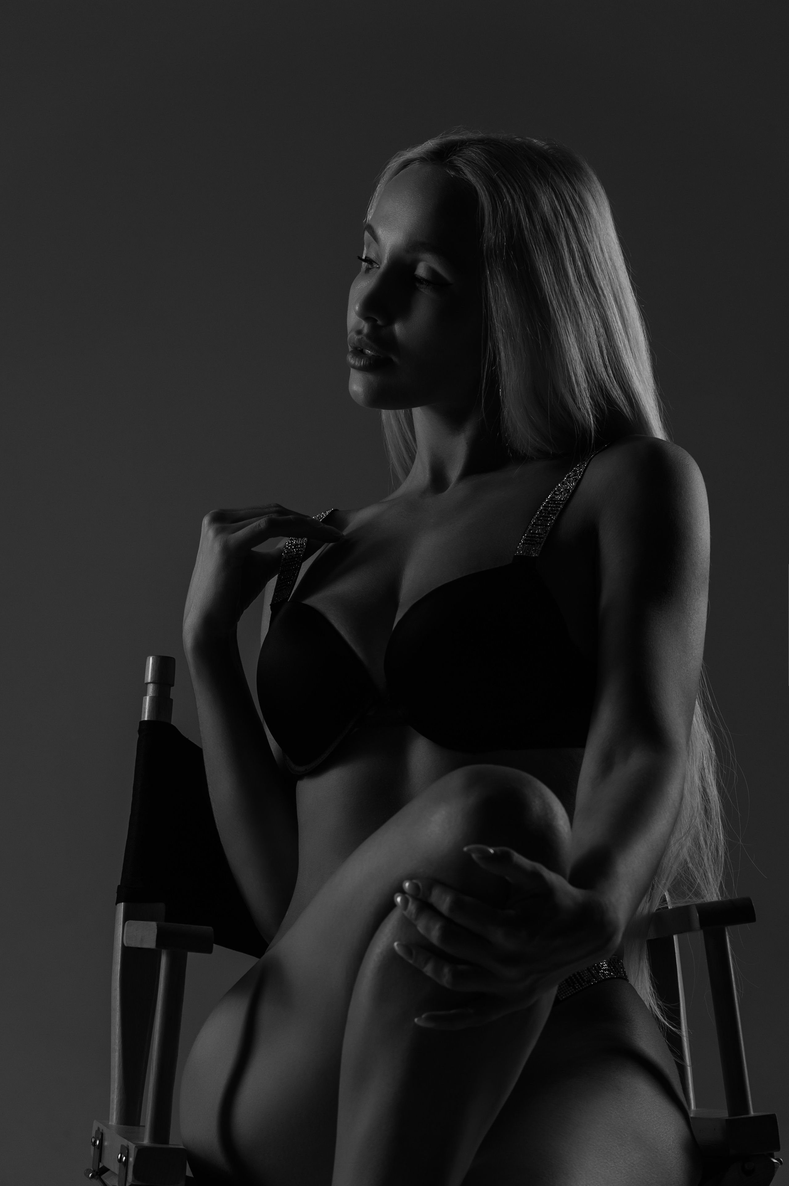 Фотосессия в стиле минимализм. Александр Mr.Brass — фотографирую женский портрет в Москве