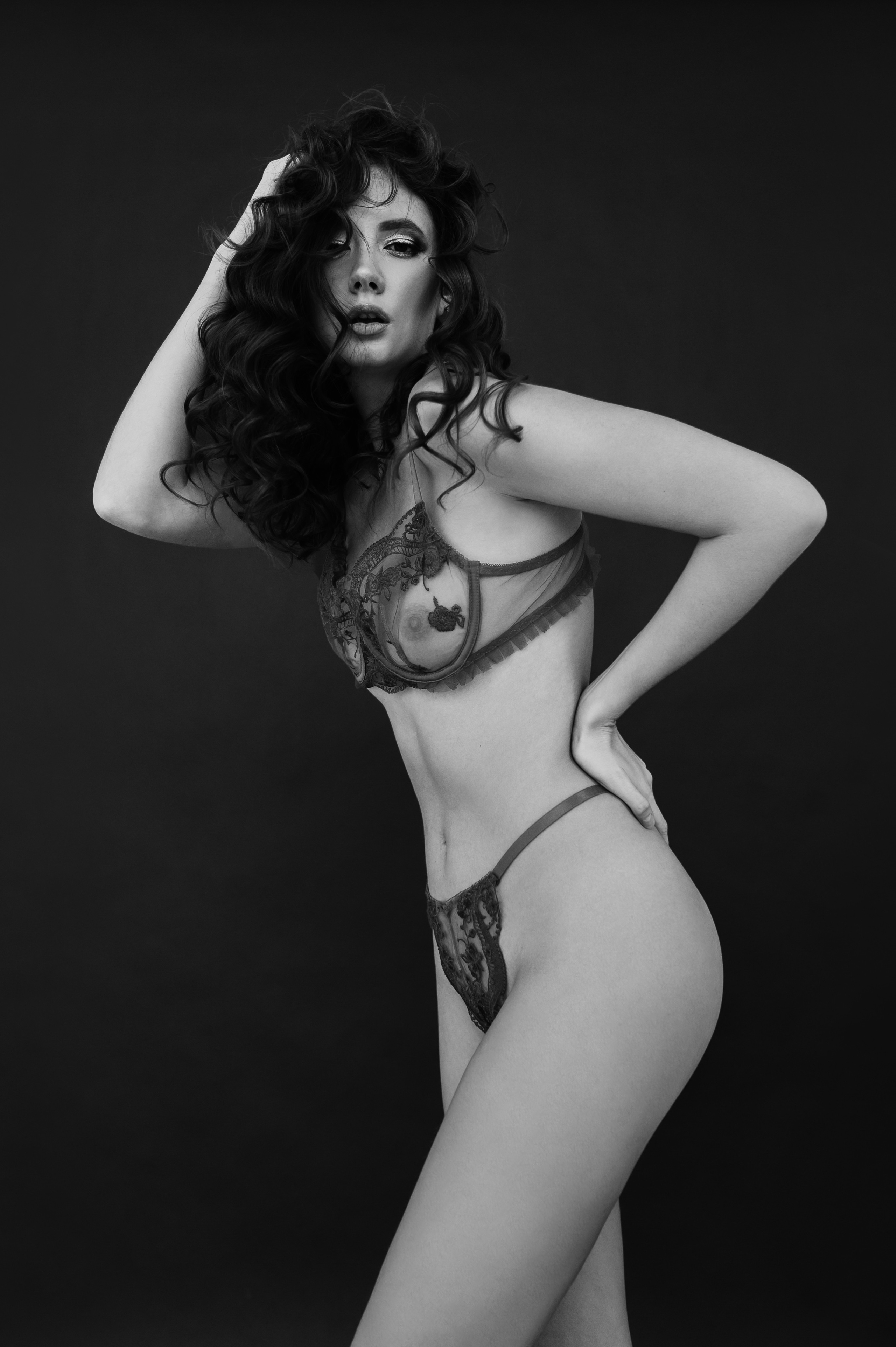 Фотосессия в стиле минимализм. Александр Mr.Brass — фотографирую женский портрет в Москве