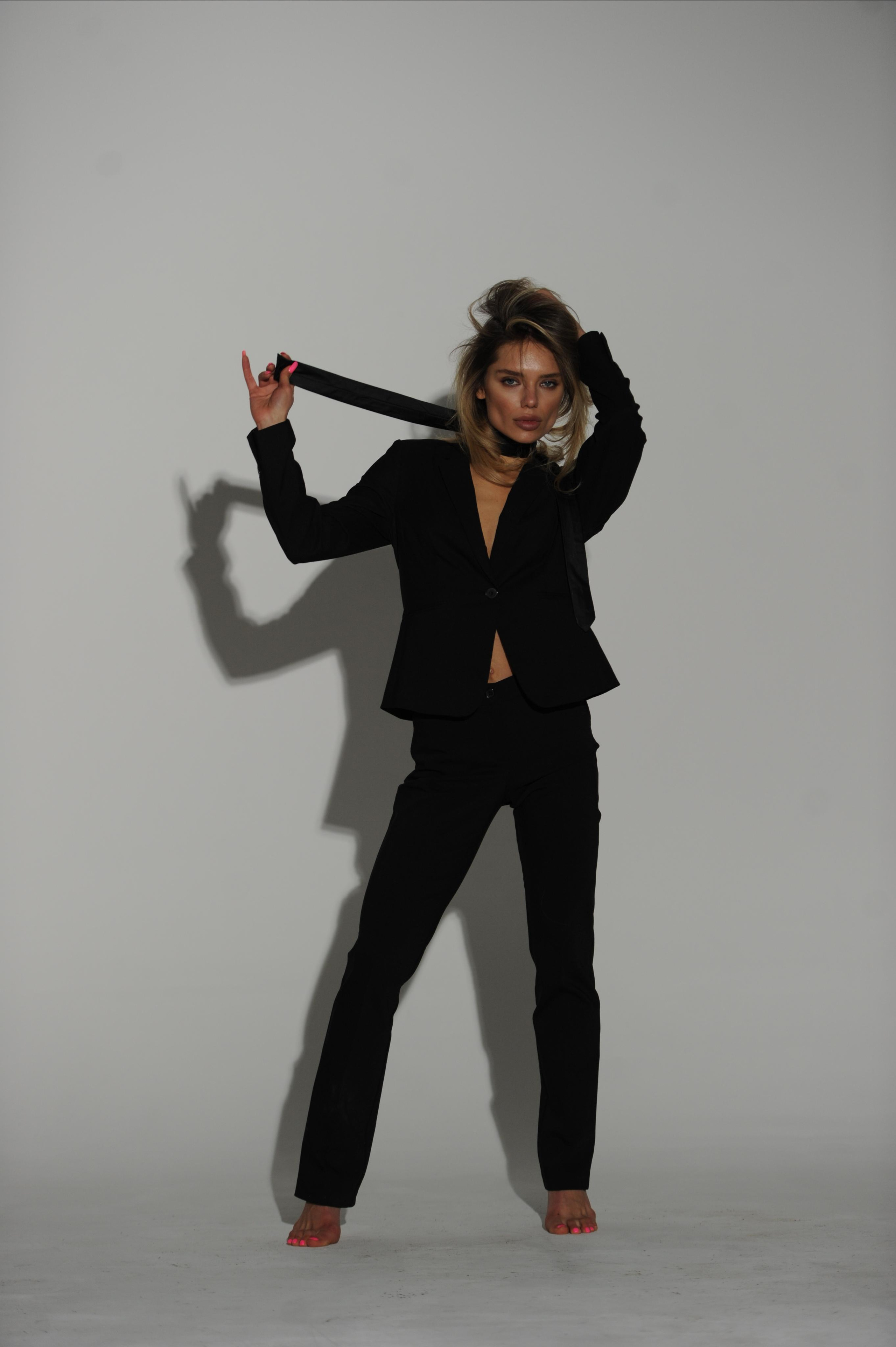 Фотосессия в стиле минимализм. Александр Mr.Brass — фотографирую женский портрет в Москве