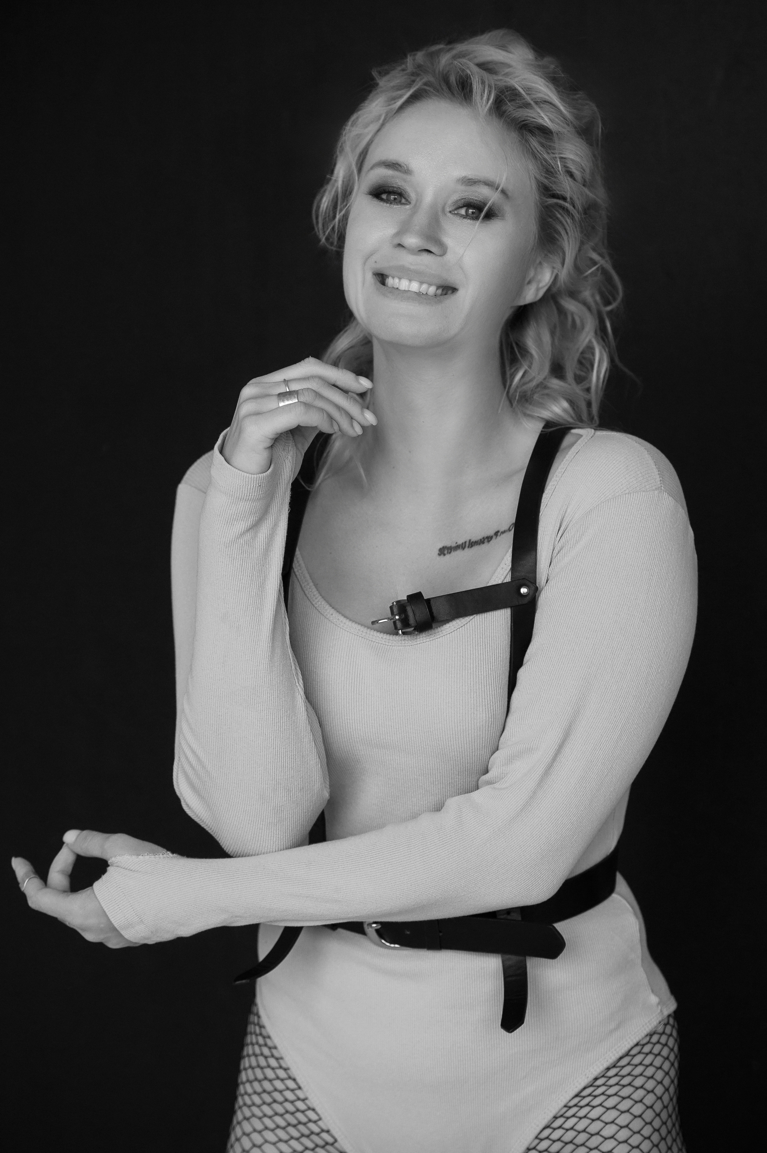 Фотосессия в стиле минимализм. Александр Mr.Brass — фотографирую женский портрет в Москве