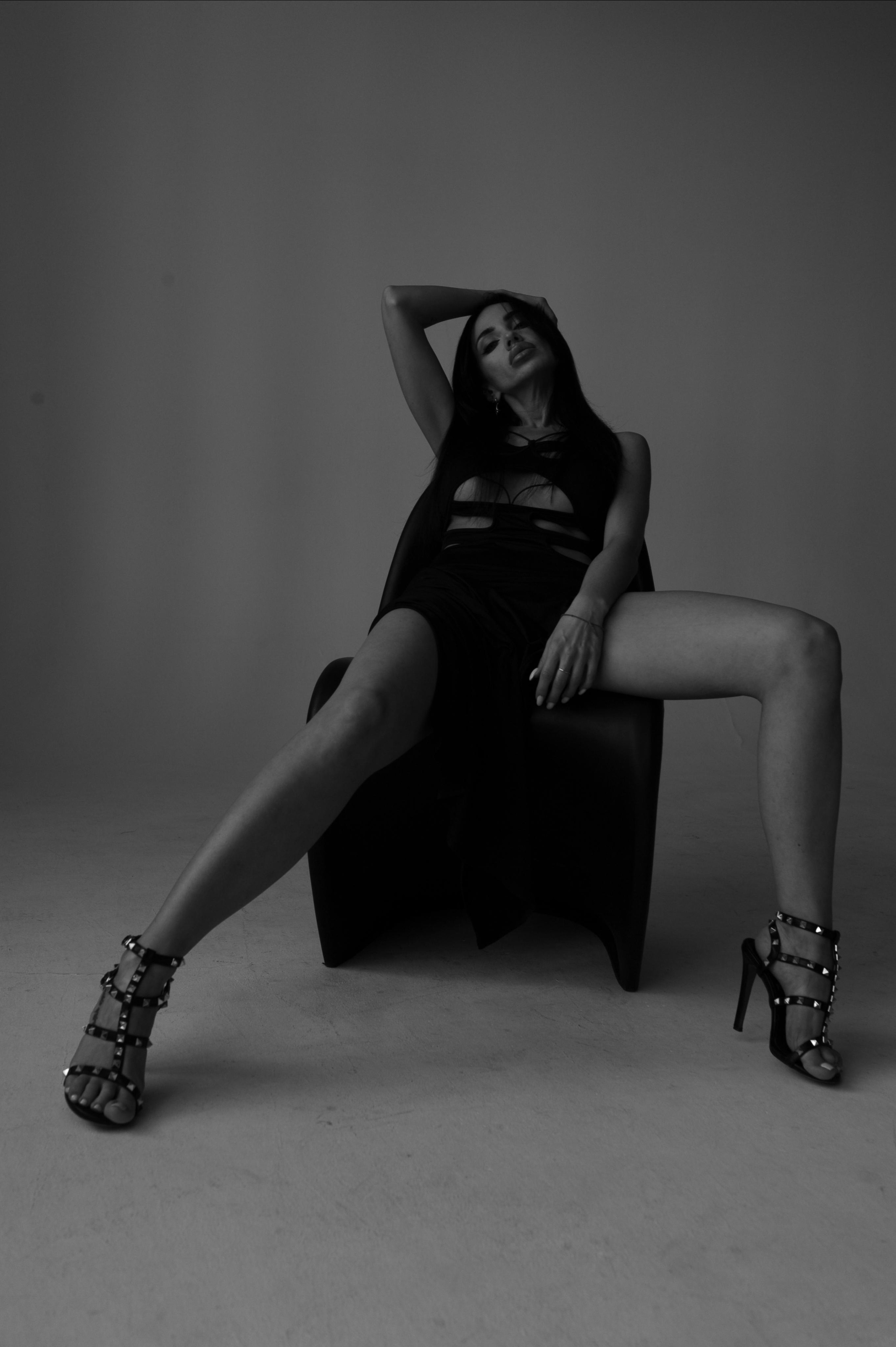 Фотосессия в стиле минимализм. Александр Mr.Brass — фотографирую женский портрет в Москве