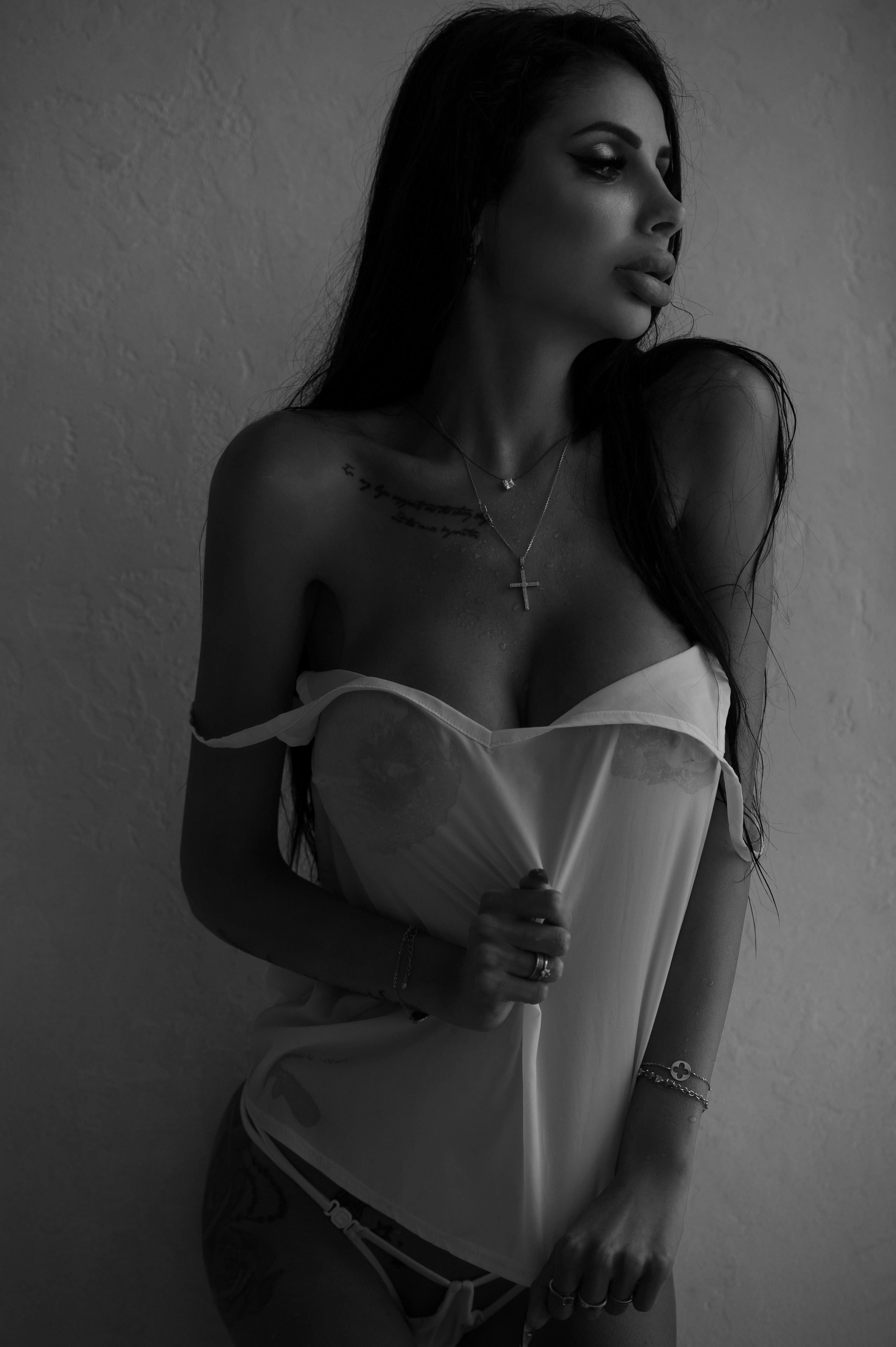 Фотосессия в ванне и душе. Александр Mr.Brass — фотографирую женский портрет в Москве