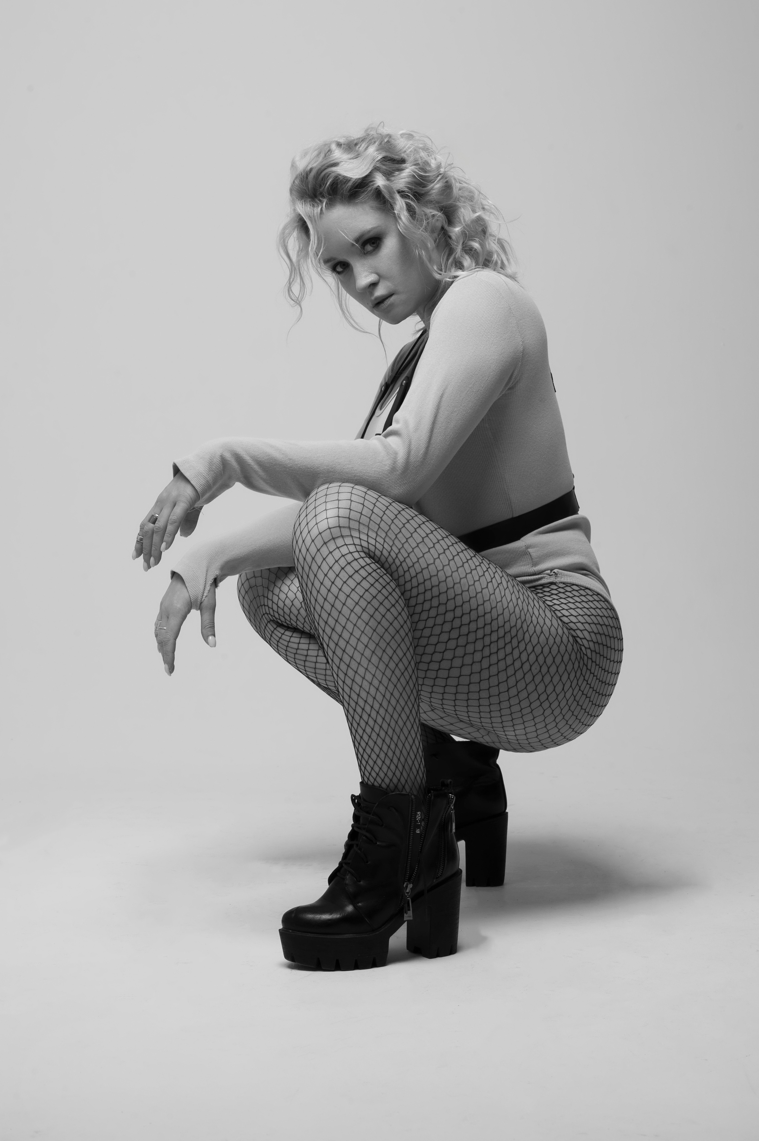 Фотосессия в стиле минимализм. Александр Mr.Brass — фотографирую женский портрет в Москве