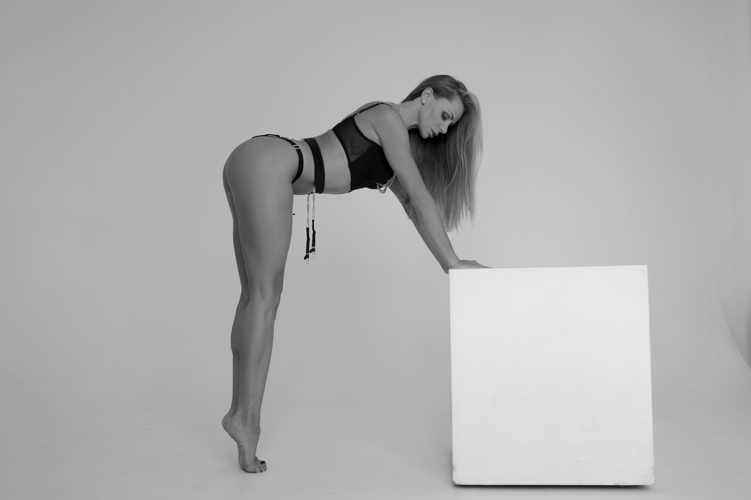 Фотосессия в стиле минимализм. Александр Mr.Brass — фотографирую женский портрет в Москве