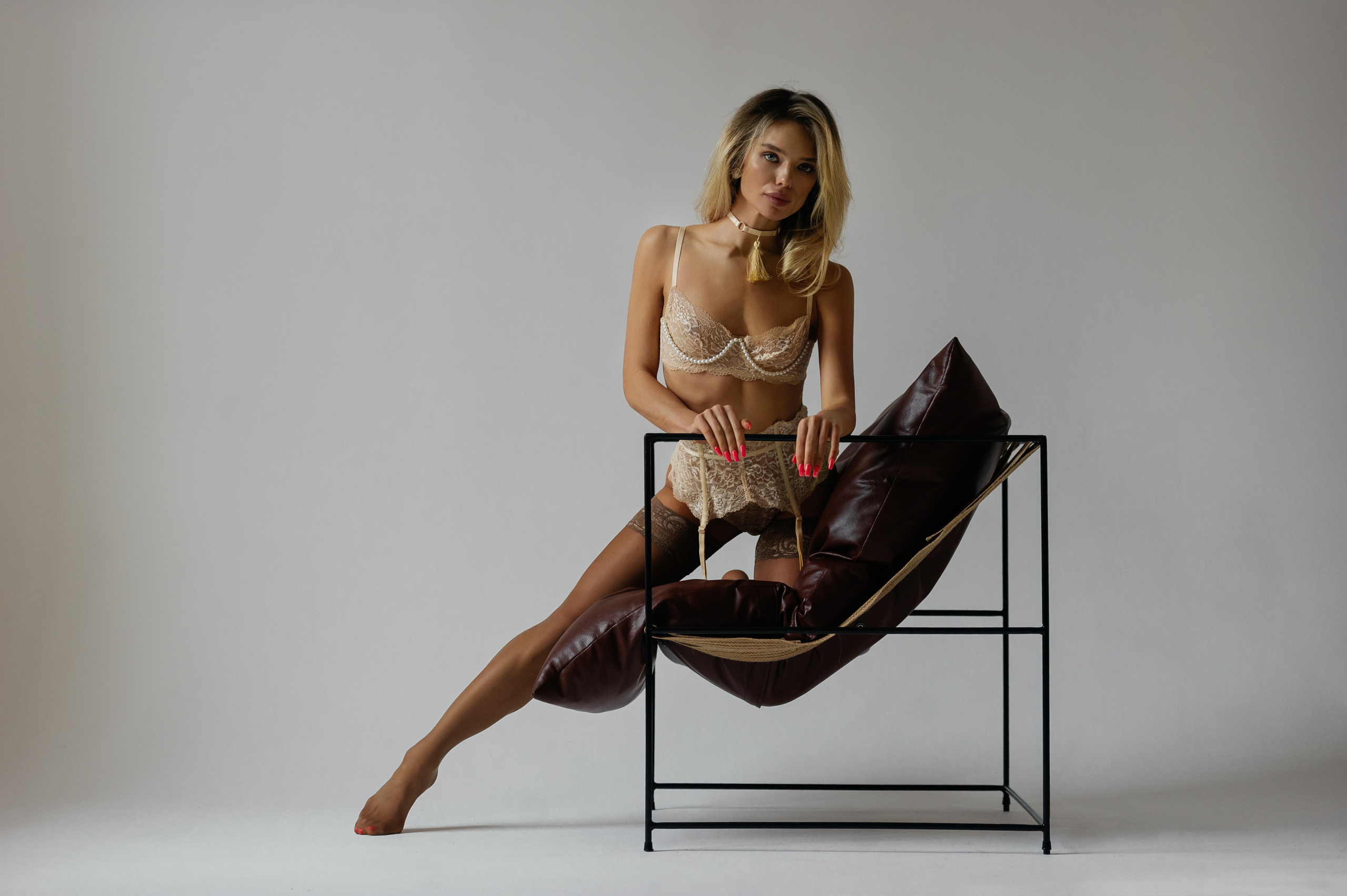 Фотосессия в стиле минимализм. Александр Mr.Brass — фотографирую женский портрет в Москве