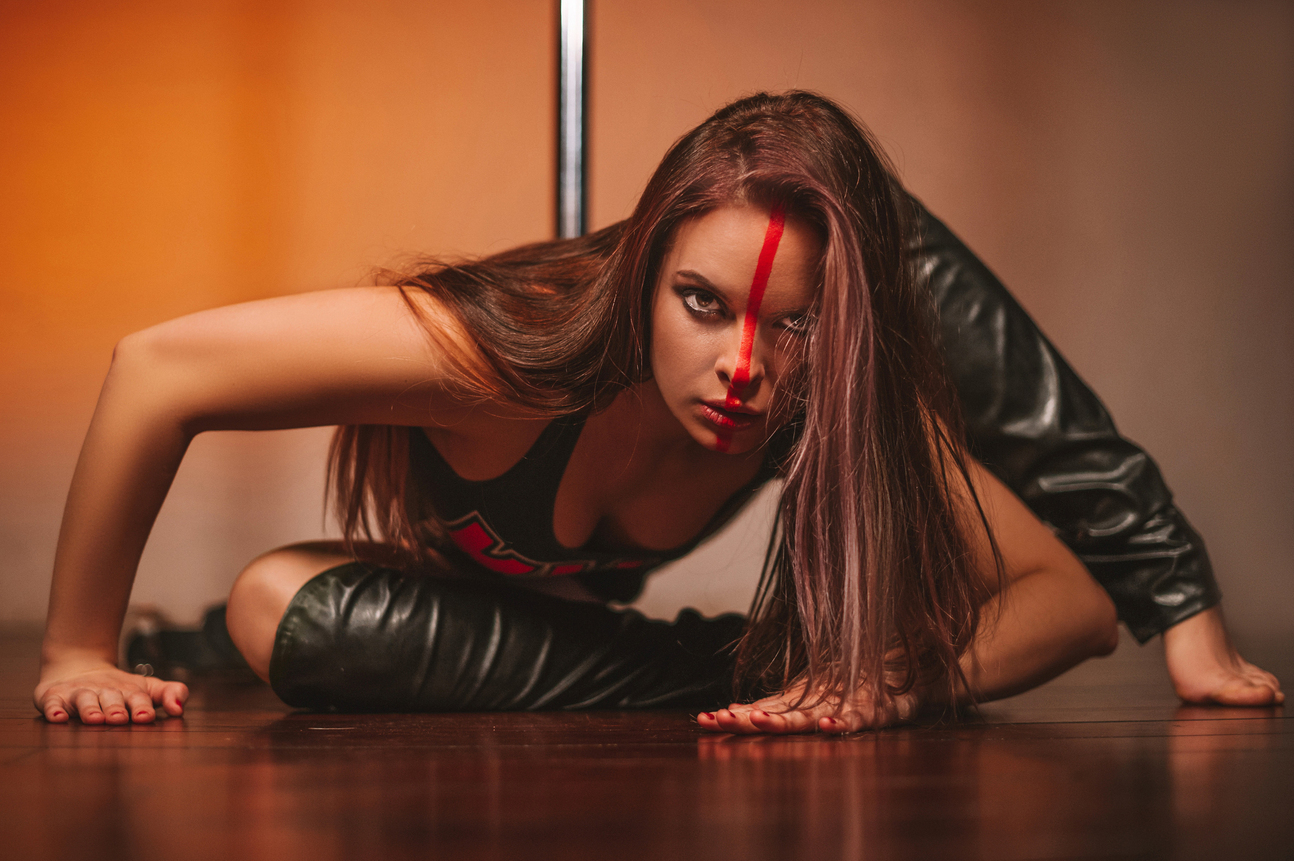 Фотосессия танца. Александр Mr.Brass — фотографирую женский портрет в Москве