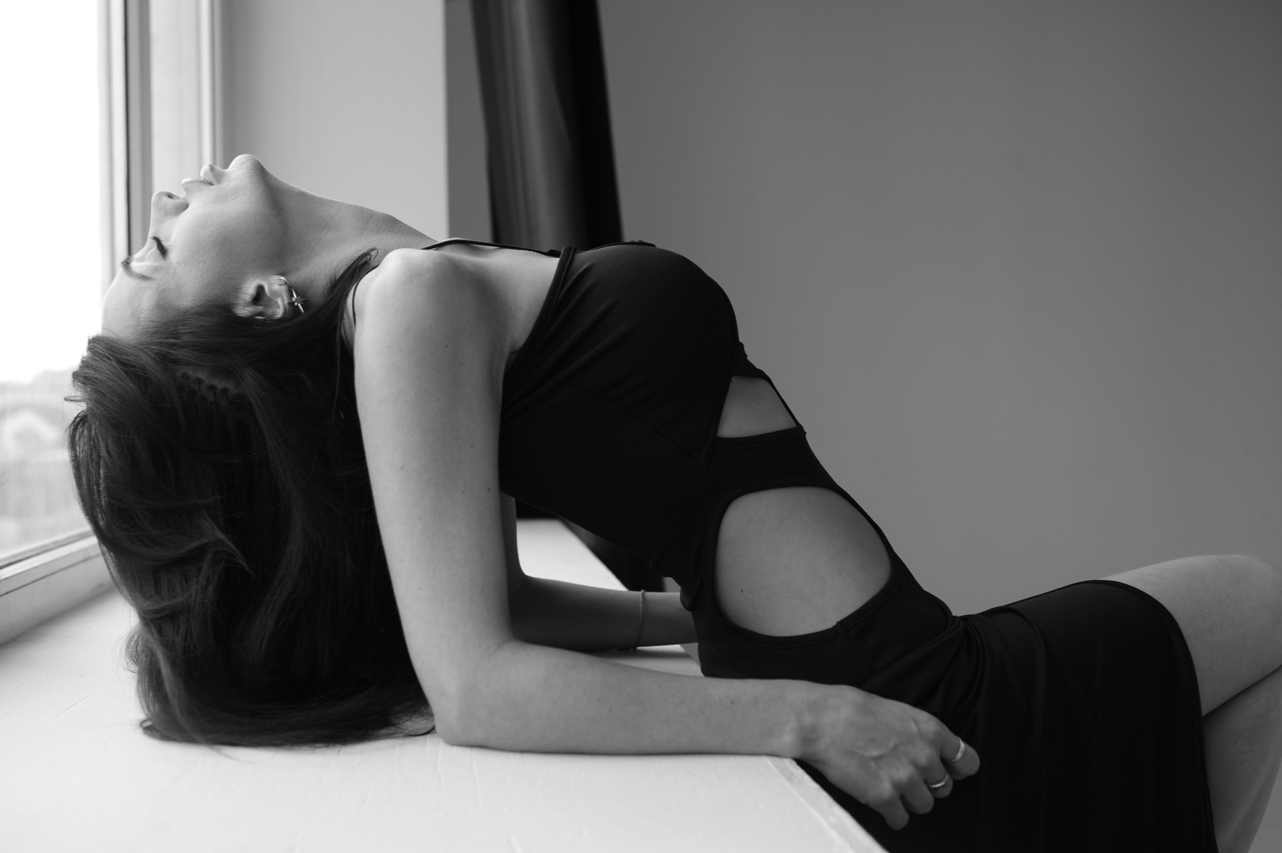 Фотосессия в стиле минимализм. Александр Mr.Brass — фотографирую женский портрет в Москве