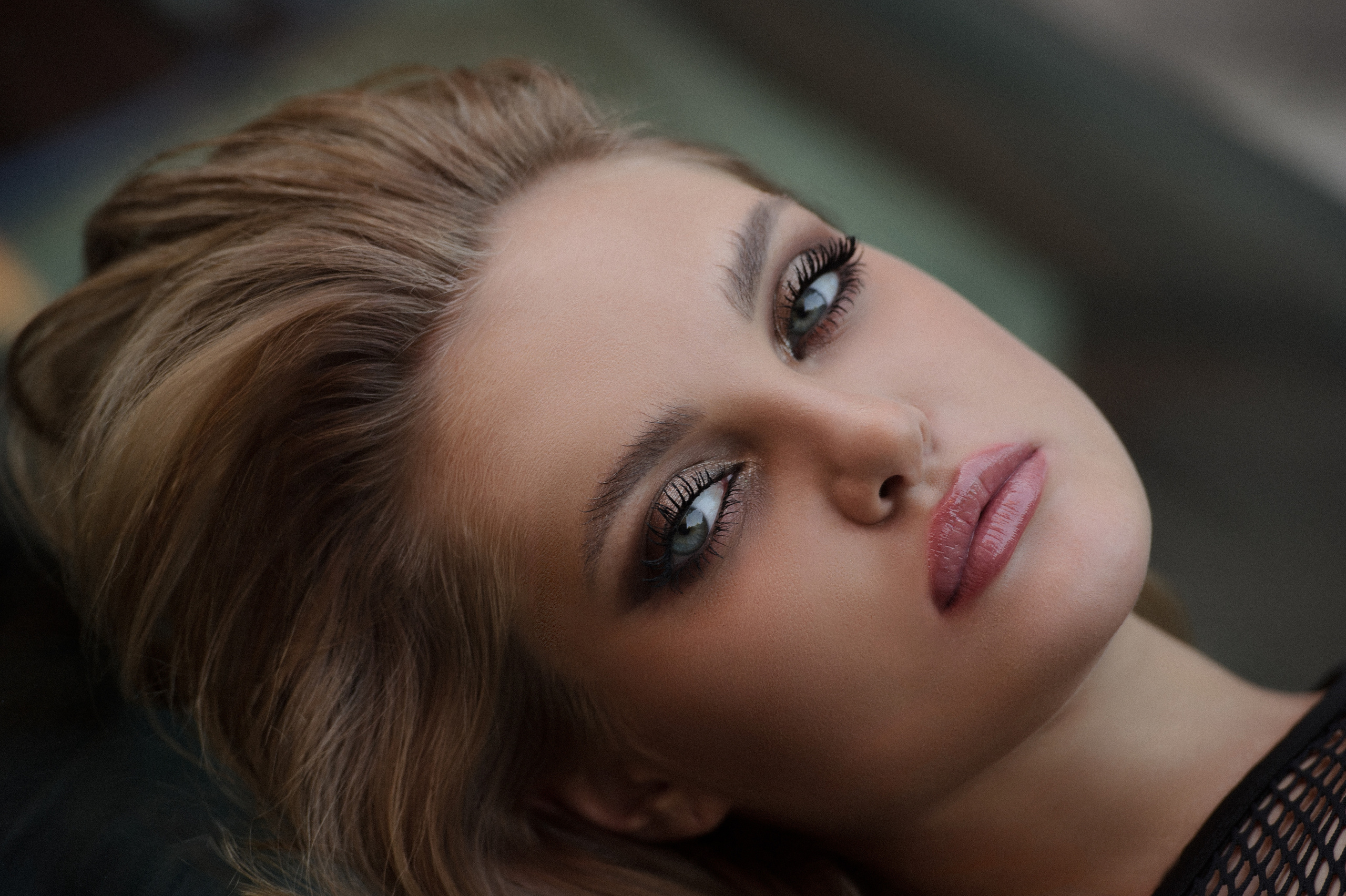 Прогулочная съемка. Александр Mr.Brass — фотографирую женский портрет в Москве