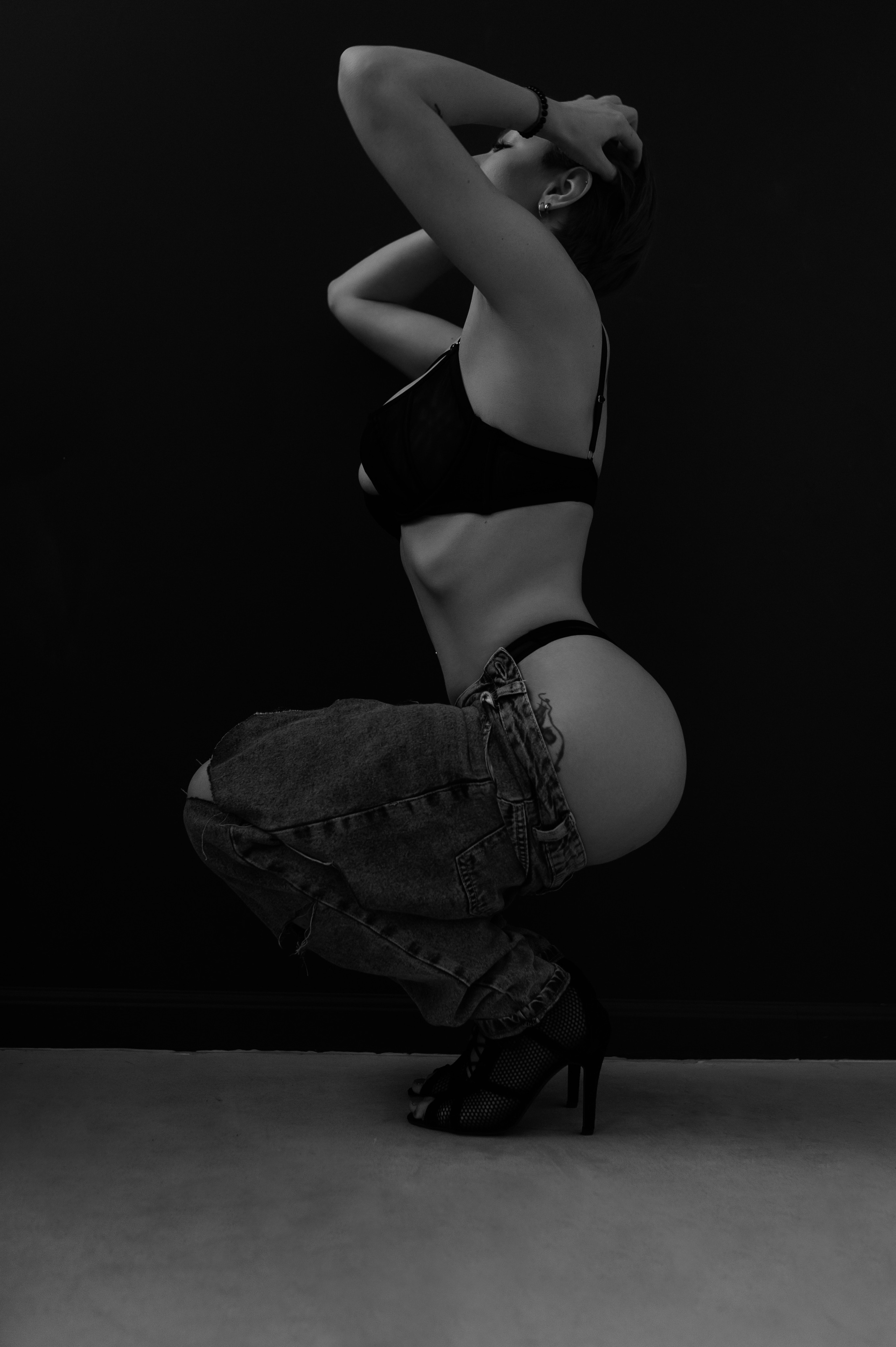 Фотосессия в стиле минимализм. Александр Mr.Brass — фотографирую женский портрет в Москве