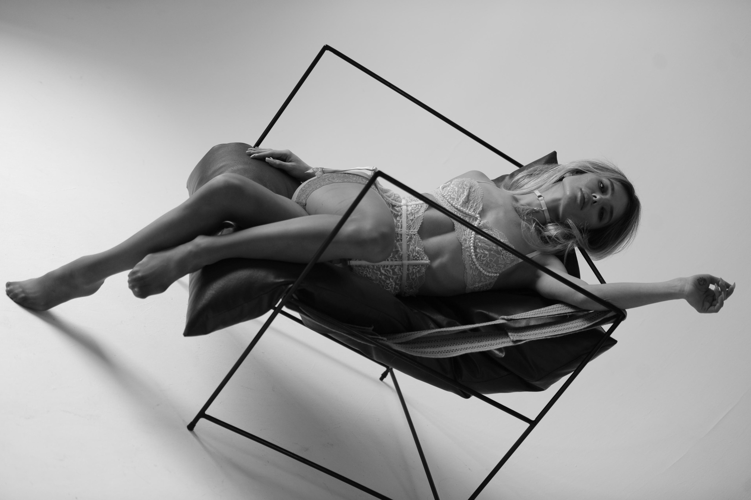 Фотосессия в стиле минимализм. Александр Mr.Brass — фотографирую женский портрет в Москве