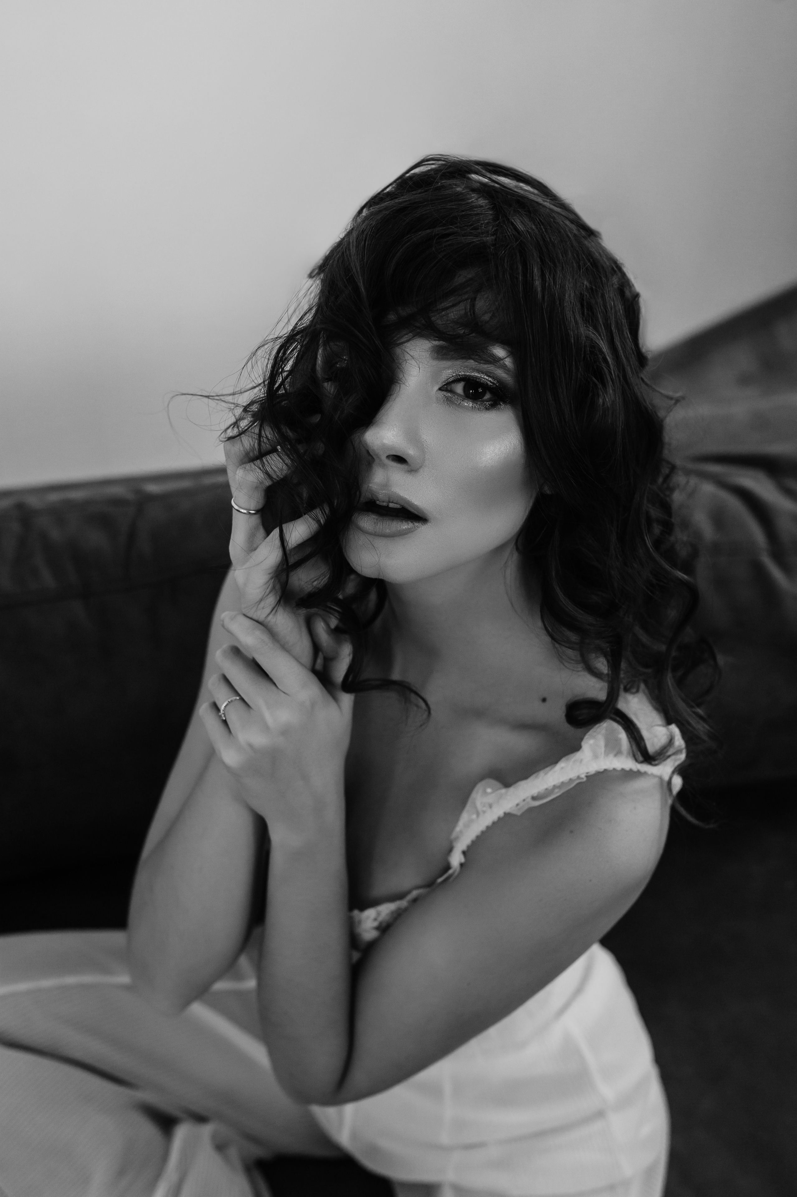 Фотосессия в стиле минимализм. Александр Mr.Brass — фотографирую женский портрет в Москве