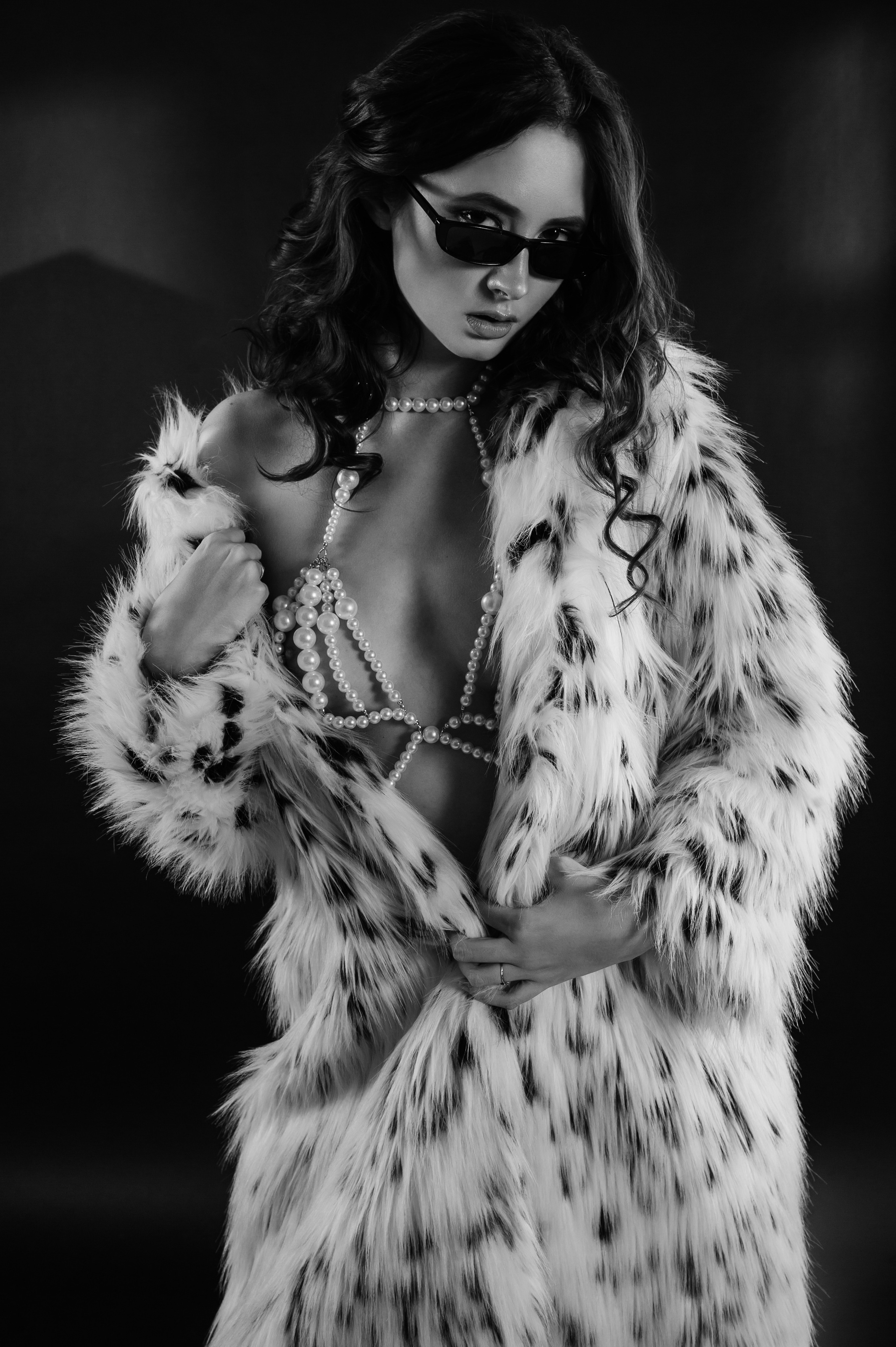 Фотосессия в стиле минимализм. Александр Mr.Brass — фотографирую женский портрет в Москве