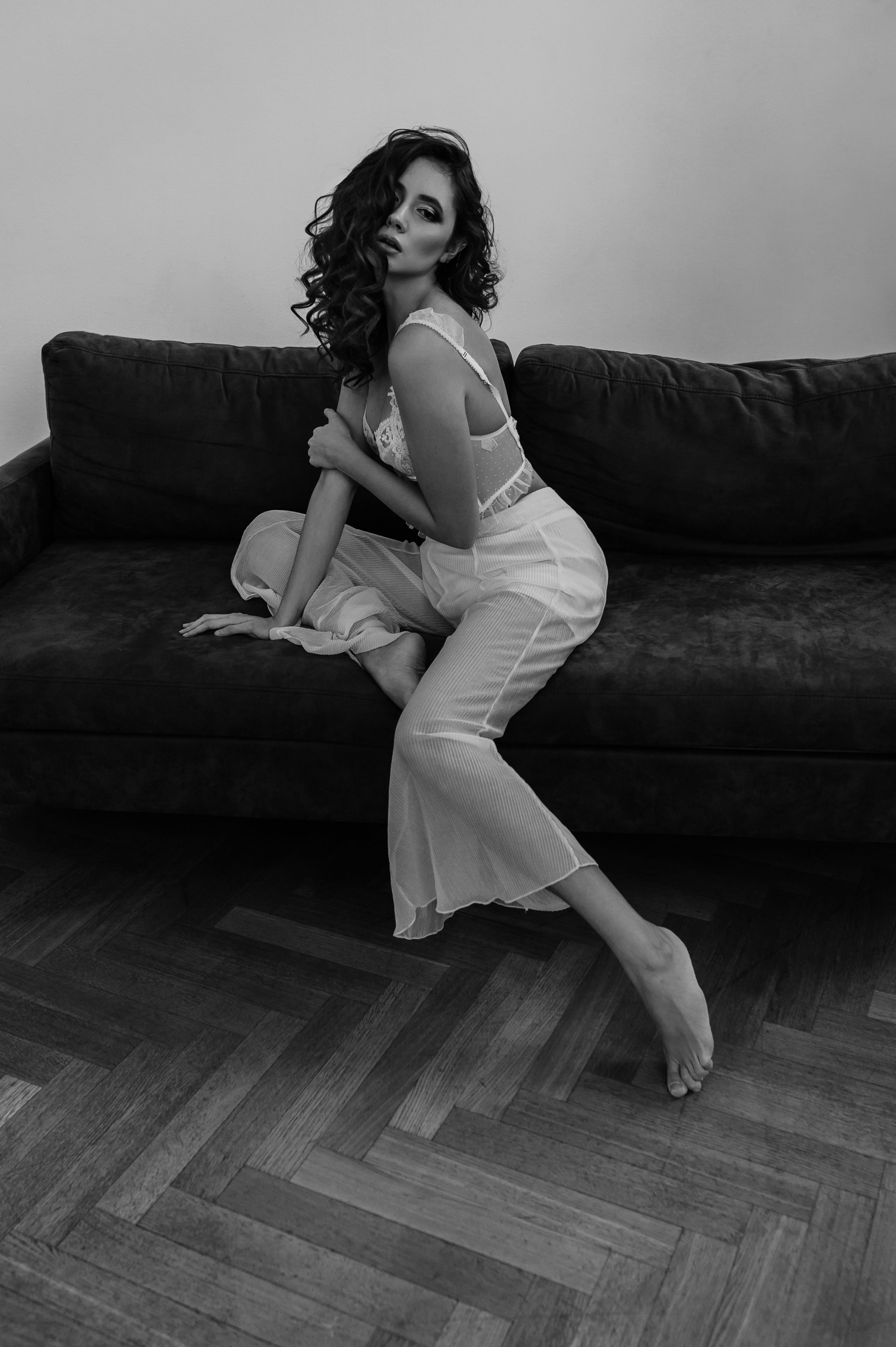 Фотосессия в стиле минимализм. Александр Mr.Brass — фотографирую женский портрет в Москве