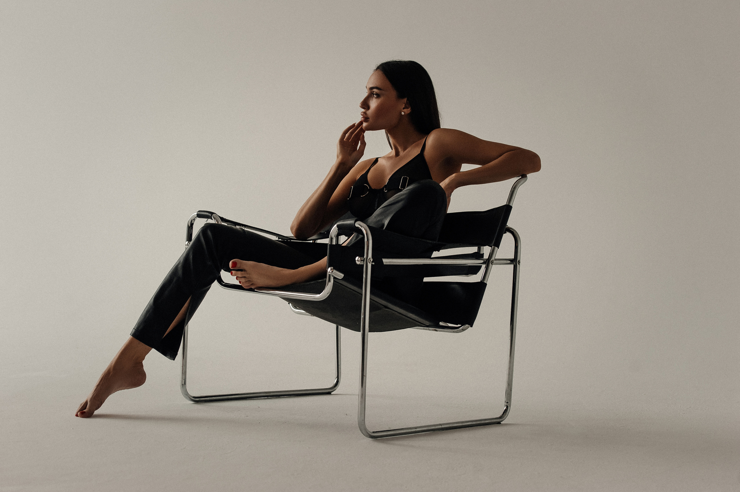 Фотосессия в стиле минимализм. Александр Mr.Brass — фотографирую женский портрет в Москве