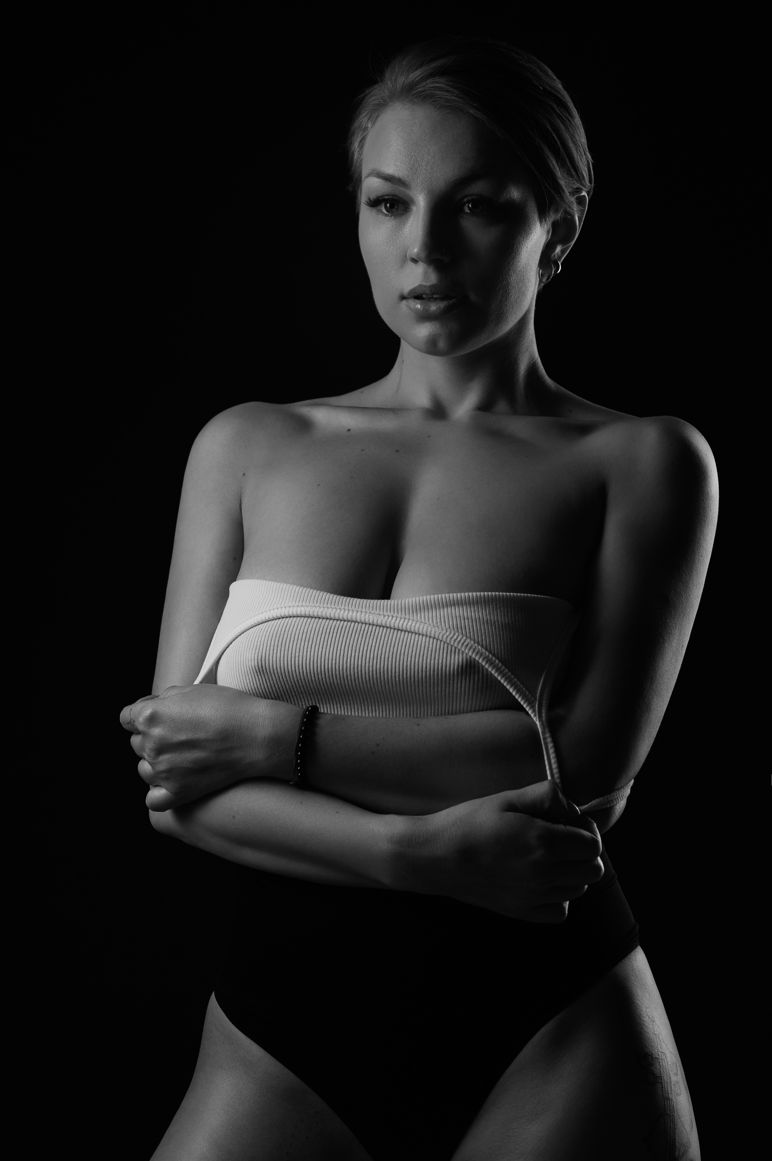 Фотосессия в стиле минимализм. Александр Mr.Brass — фотографирую женский портрет в Москве