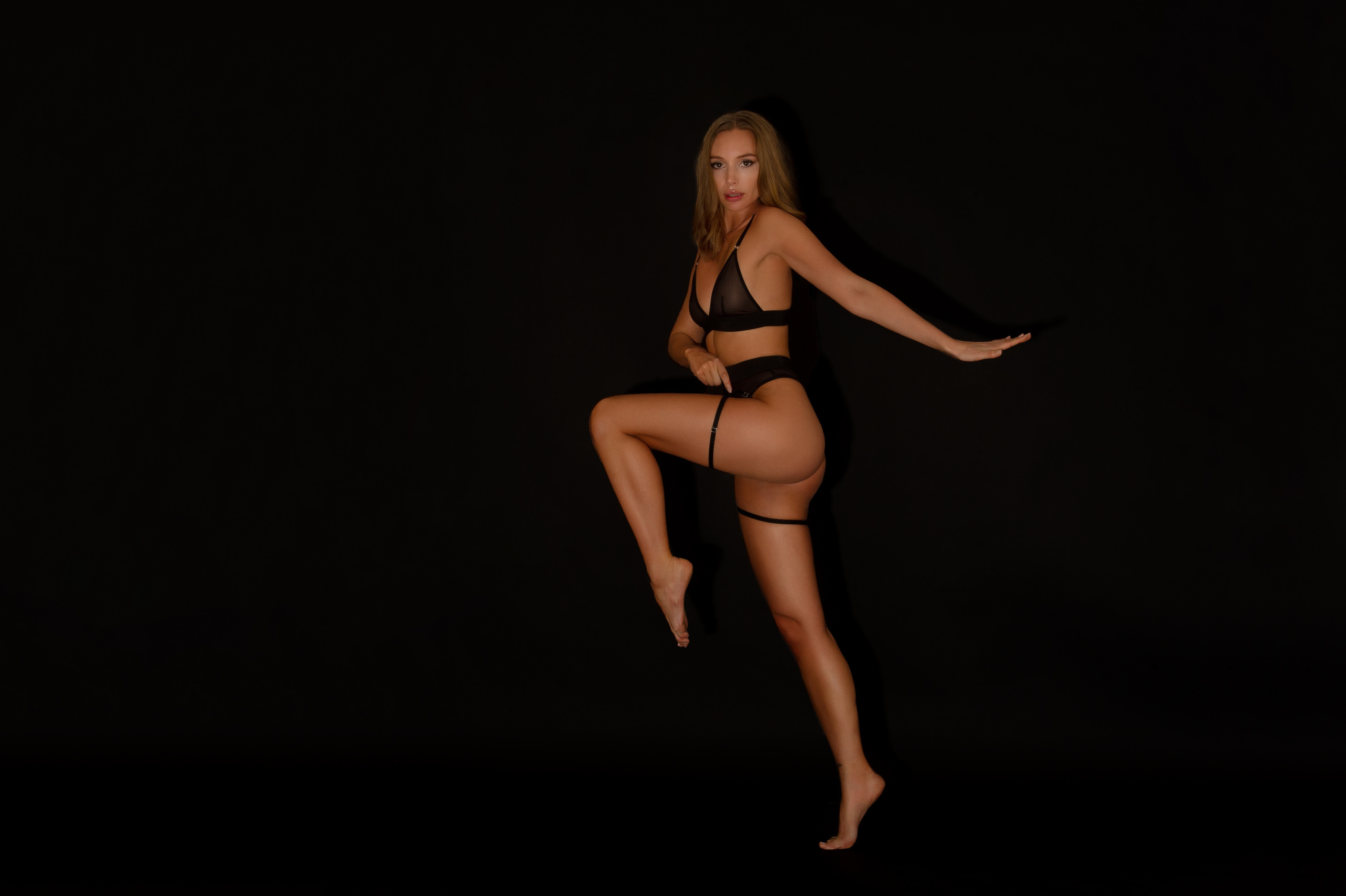 Фотосессия в стиле минимализм. Александр Mr.Brass — фотографирую женский портрет в Москве