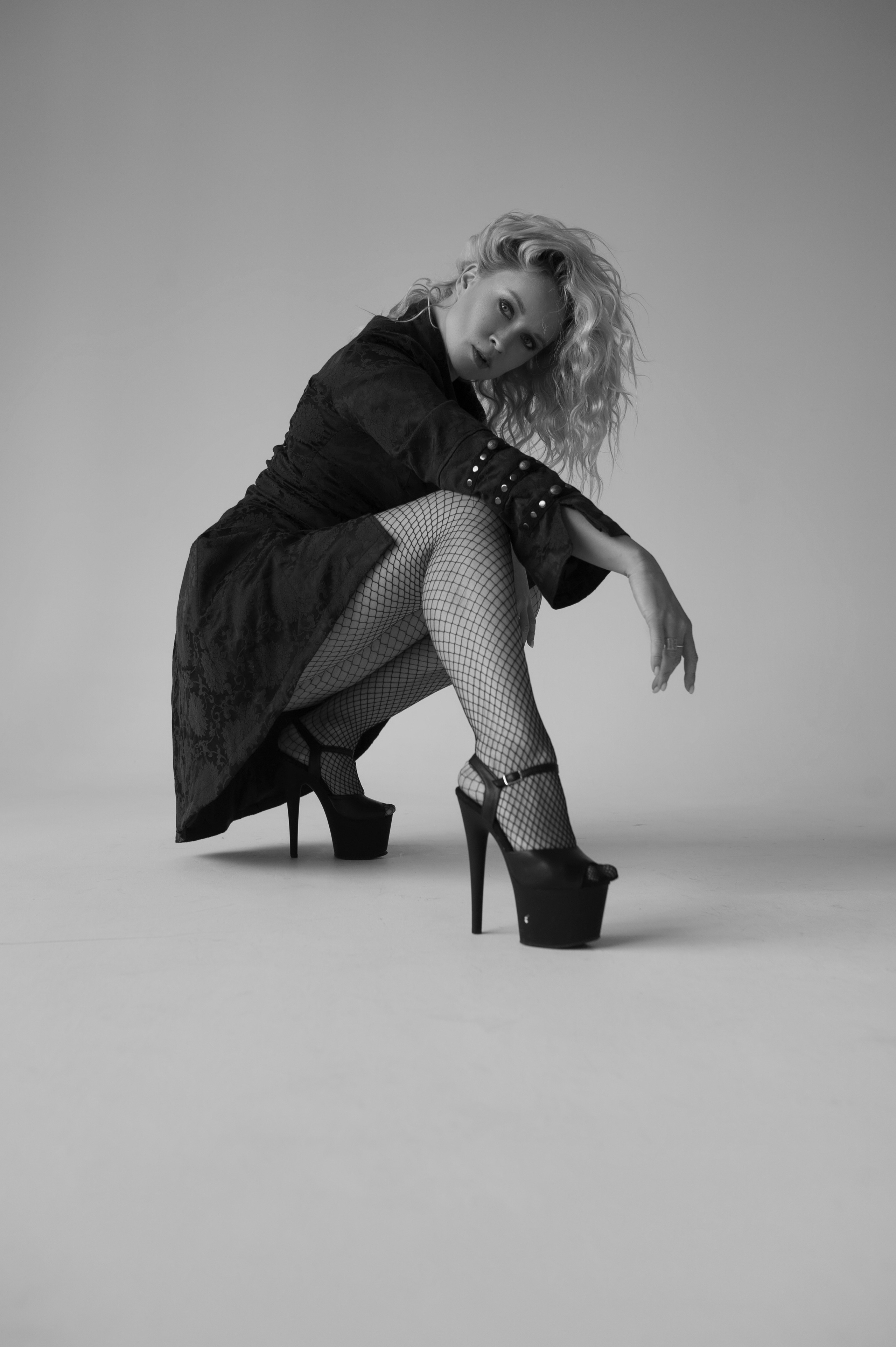 Фотосессия в стиле минимализм. Александр Mr.Brass — фотографирую женский портрет в Москве