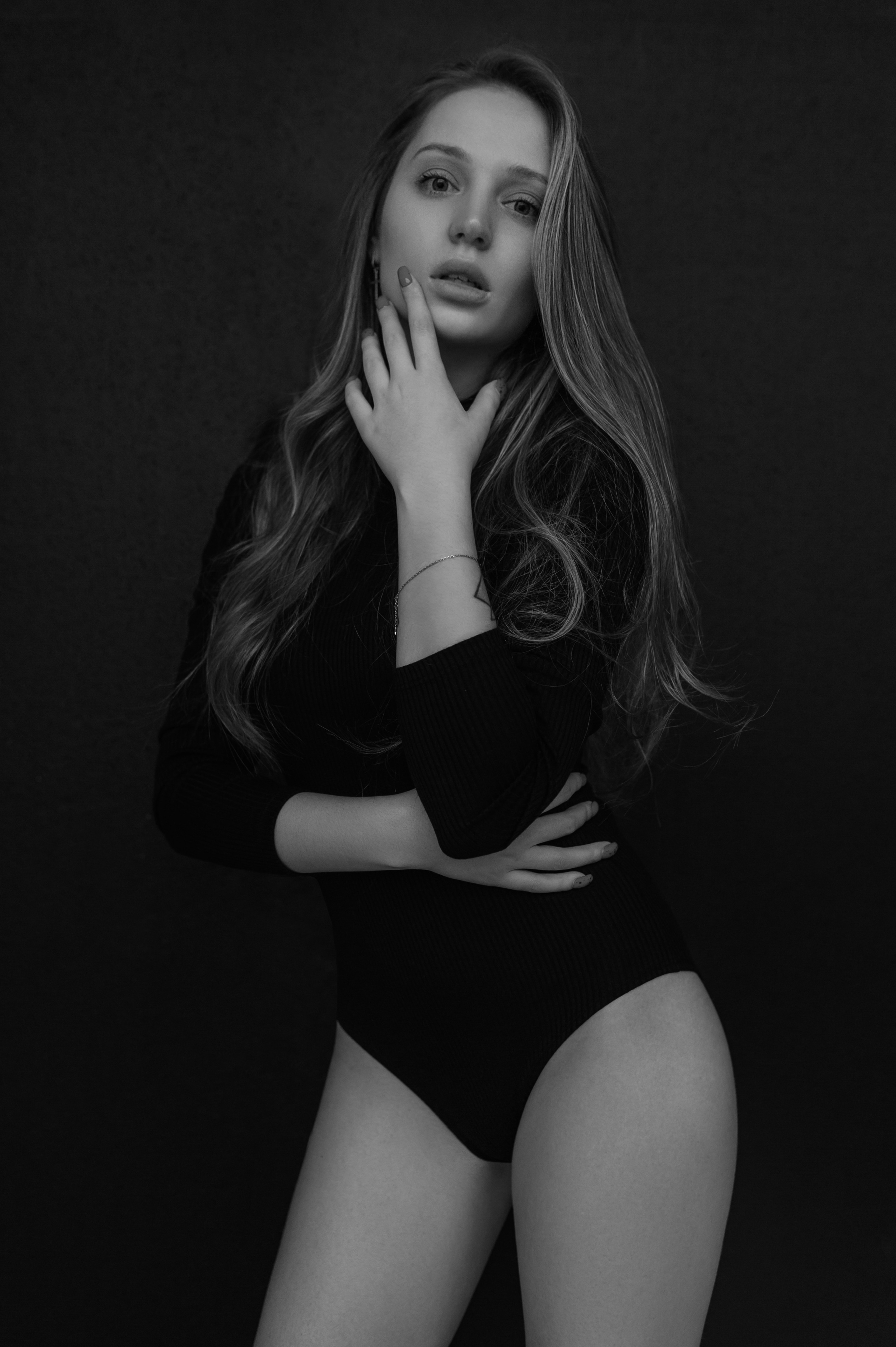 Фотосессия в стиле минимализм. Александр Mr.Brass — фотографирую женский портрет в Москве