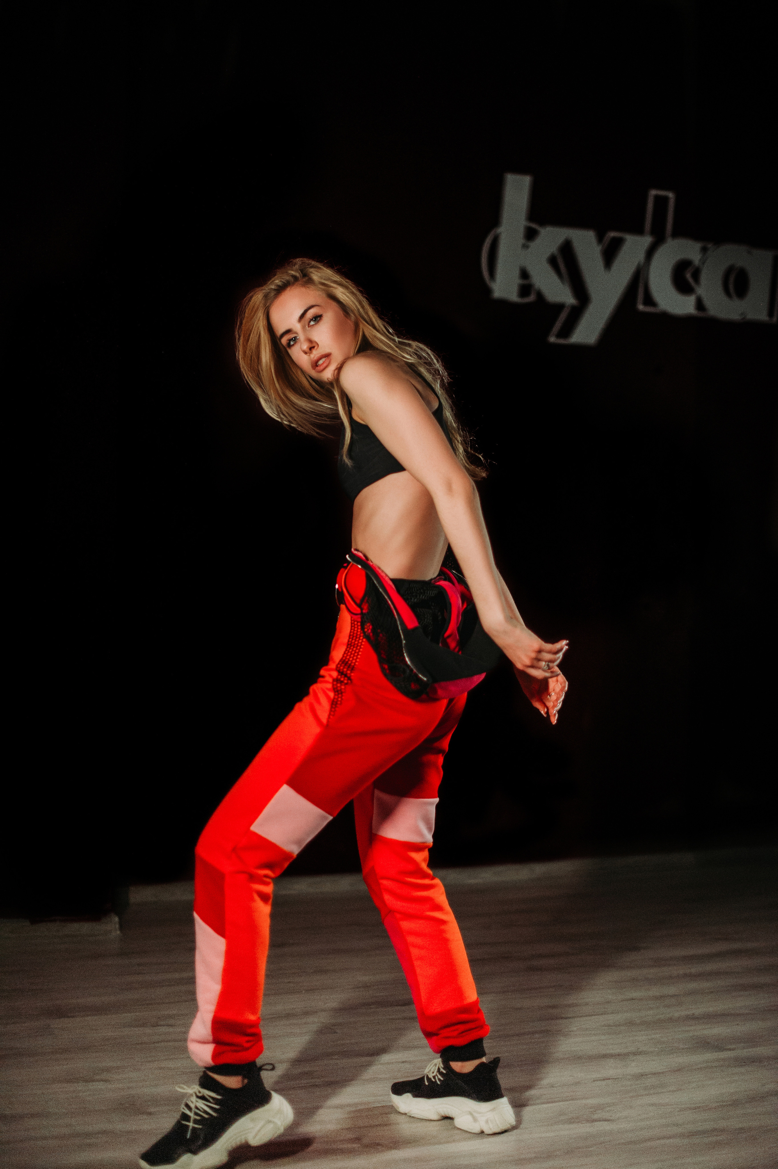 Фотосессия танца. Александр Mr.Brass — фотографирую женский портрет в Москве