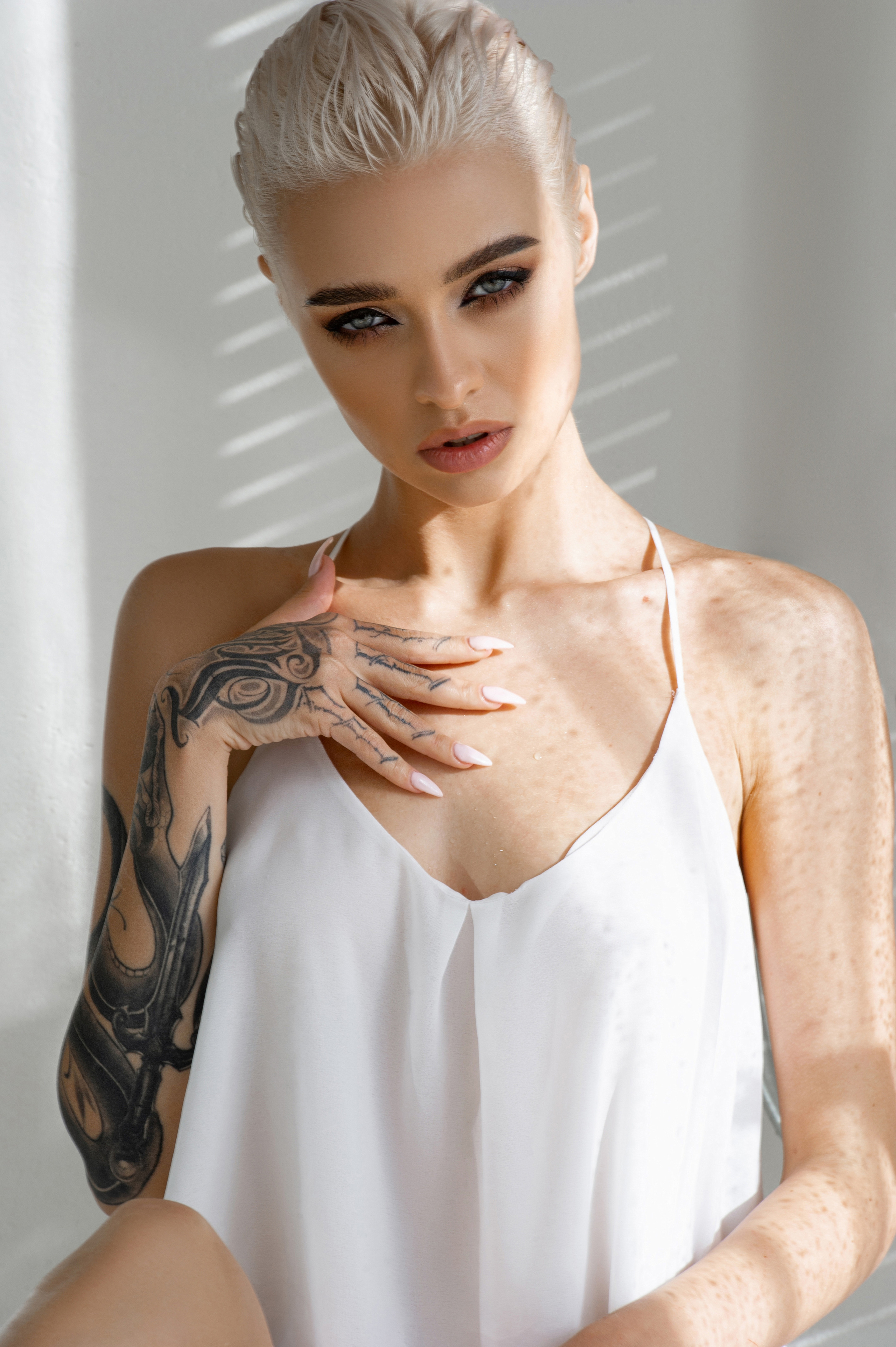 Фотосессия в ванне и душе. Александр Mr.Brass — фотографирую женский портрет в Москве