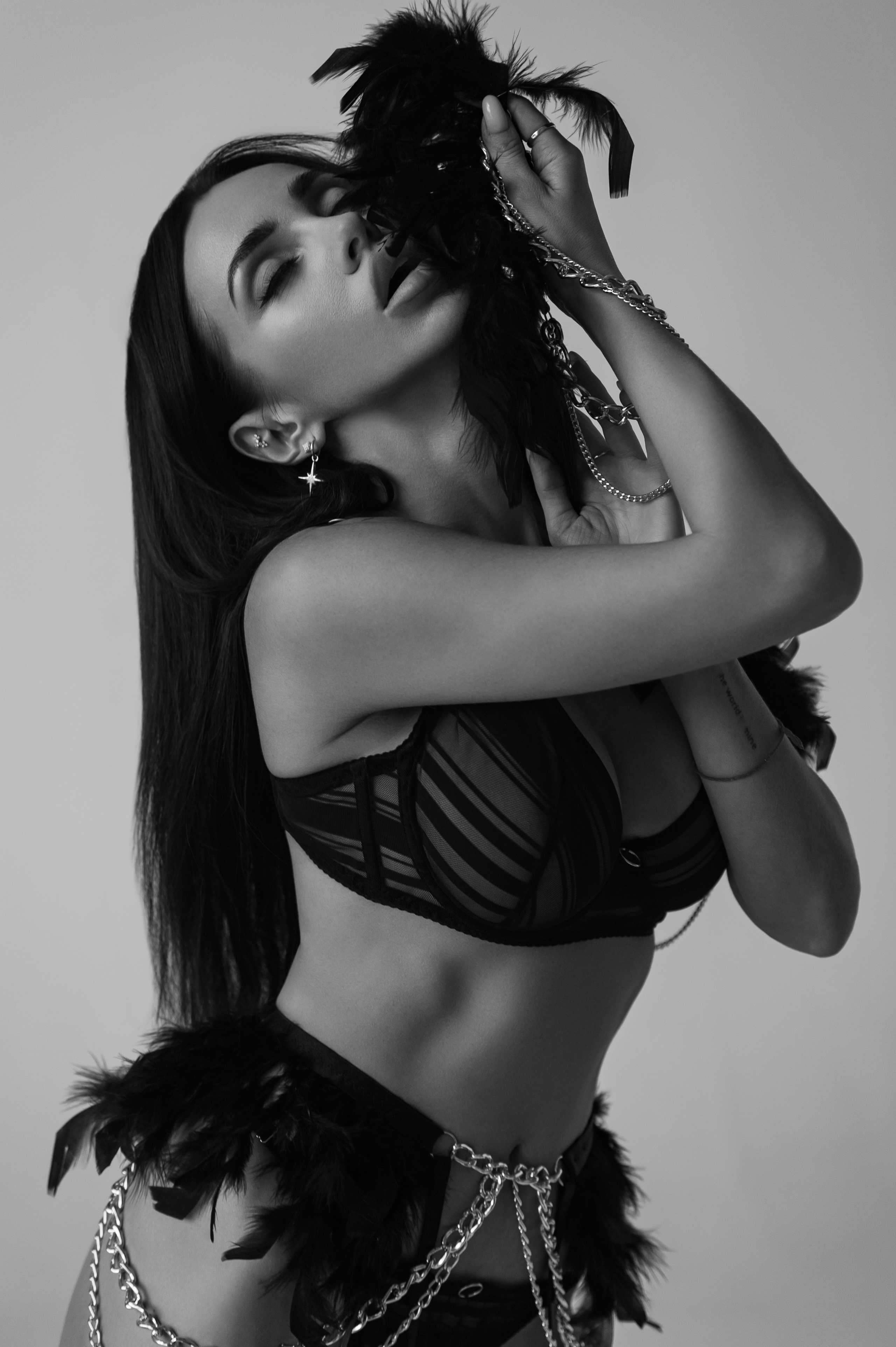 Фотосессия в стиле минимализм. Александр Mr.Brass — фотографирую женский портрет в Москве