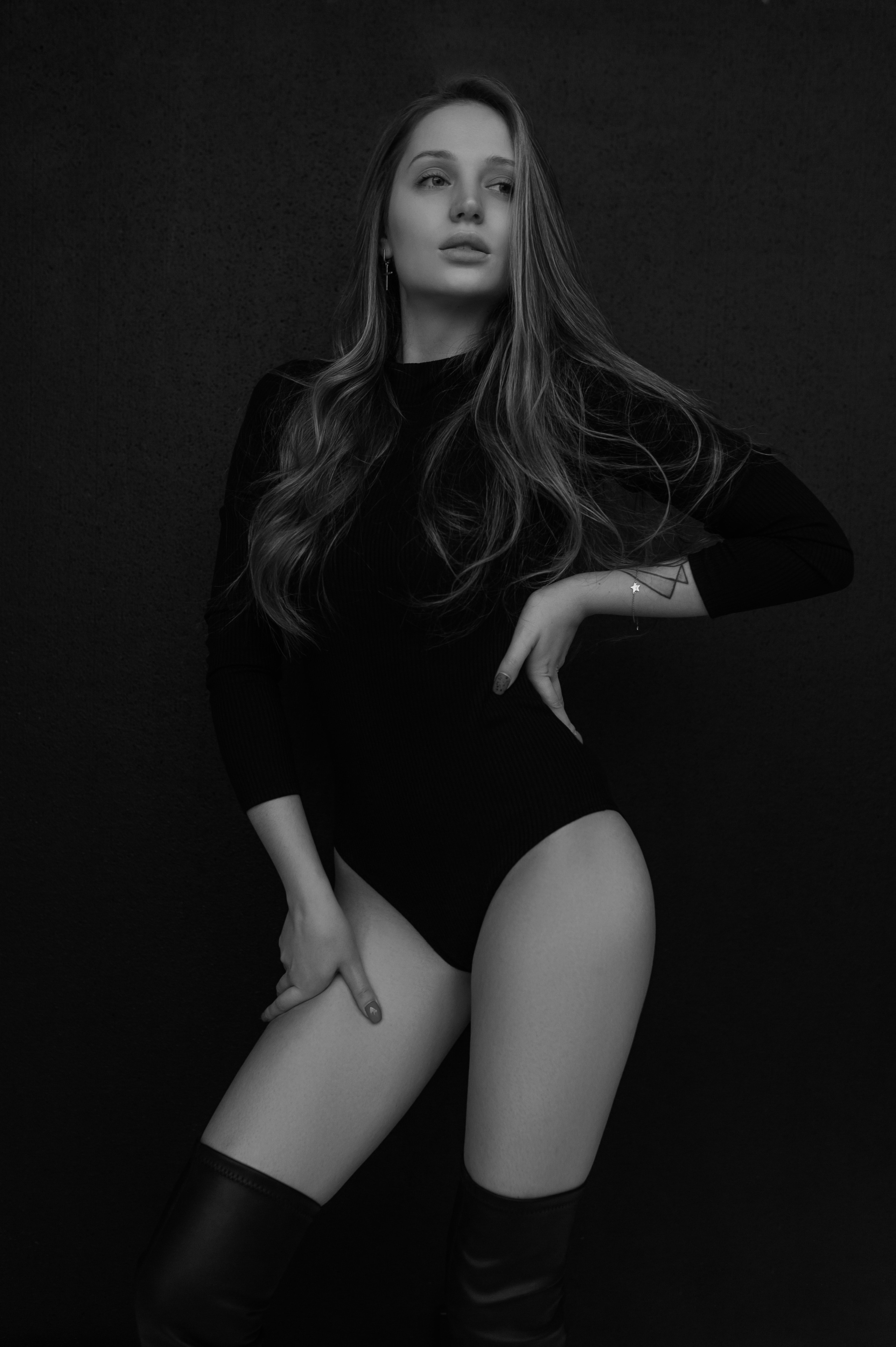 Фотосессия в стиле минимализм. Александр Mr.Brass — фотографирую женский портрет в Москве