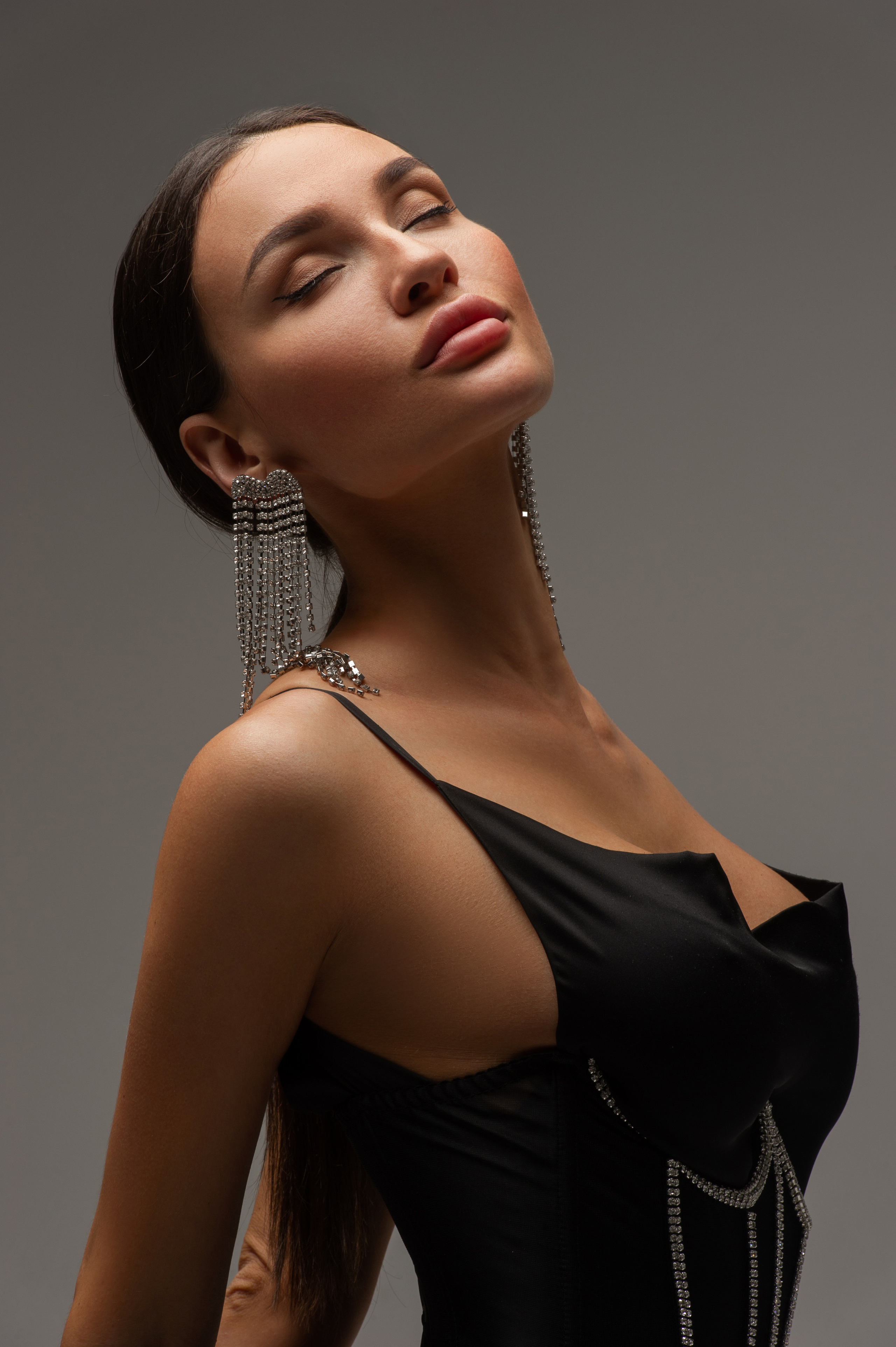 Фотосессия в стиле минимализм. Александр Mr.Brass — фотографирую женский портрет в Москве