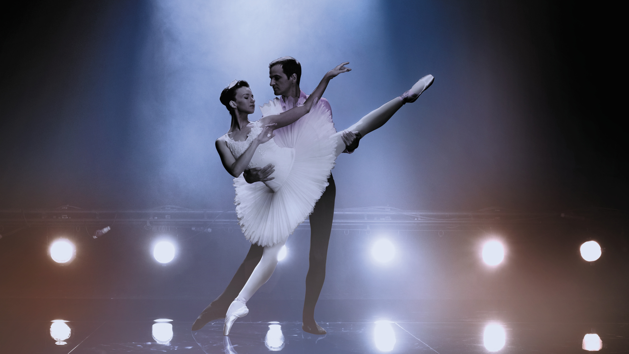 Фотосессия танца. Александр Mr.Brass — фотографирую женский портрет в Москве