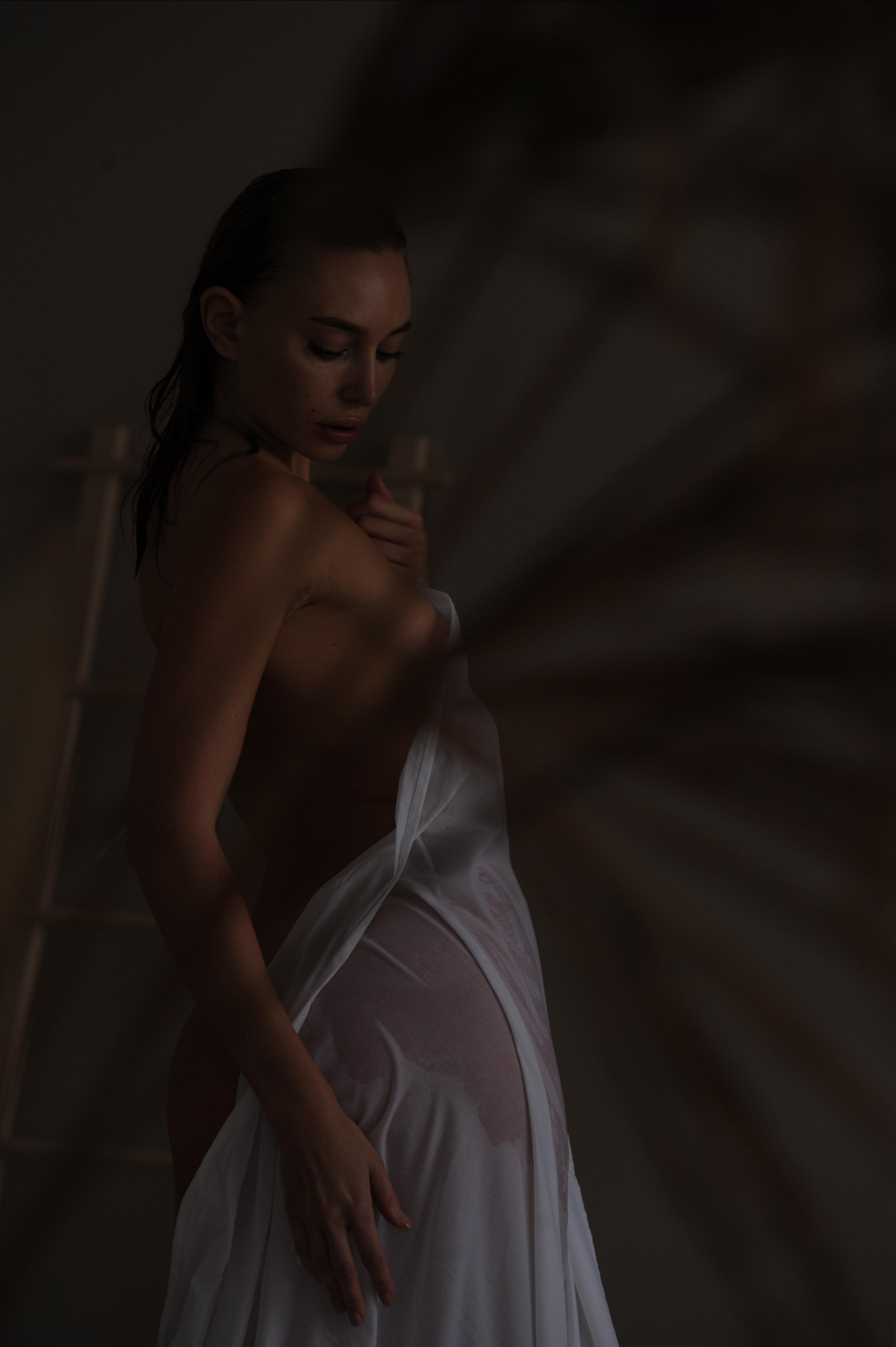 Фотосессия в ванне и душе. Александр Mr.Brass — фотографирую женский портрет в Москве