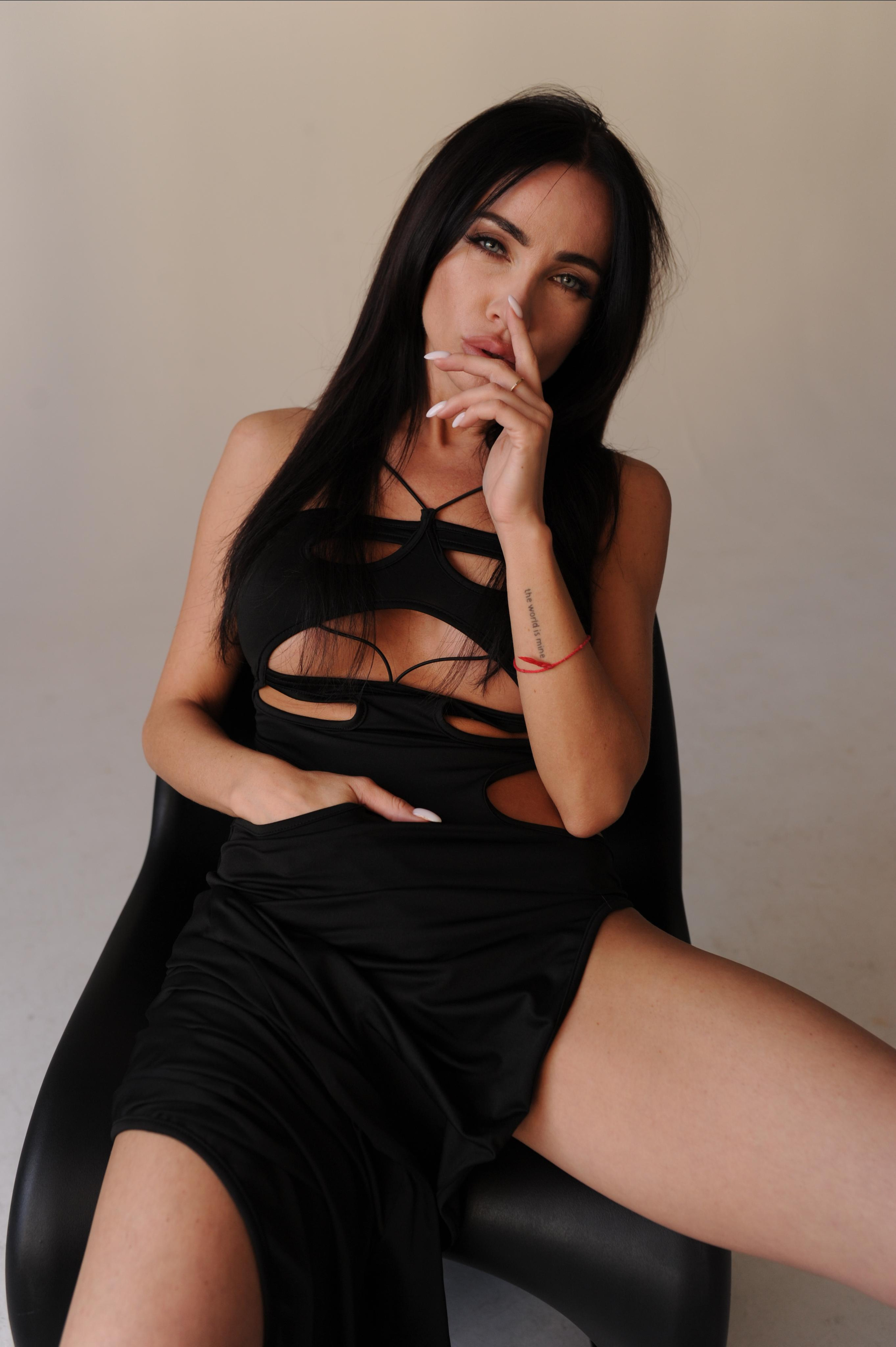 Фотосессия в стиле минимализм. Александр Mr.Brass — фотографирую женский портрет в Москве