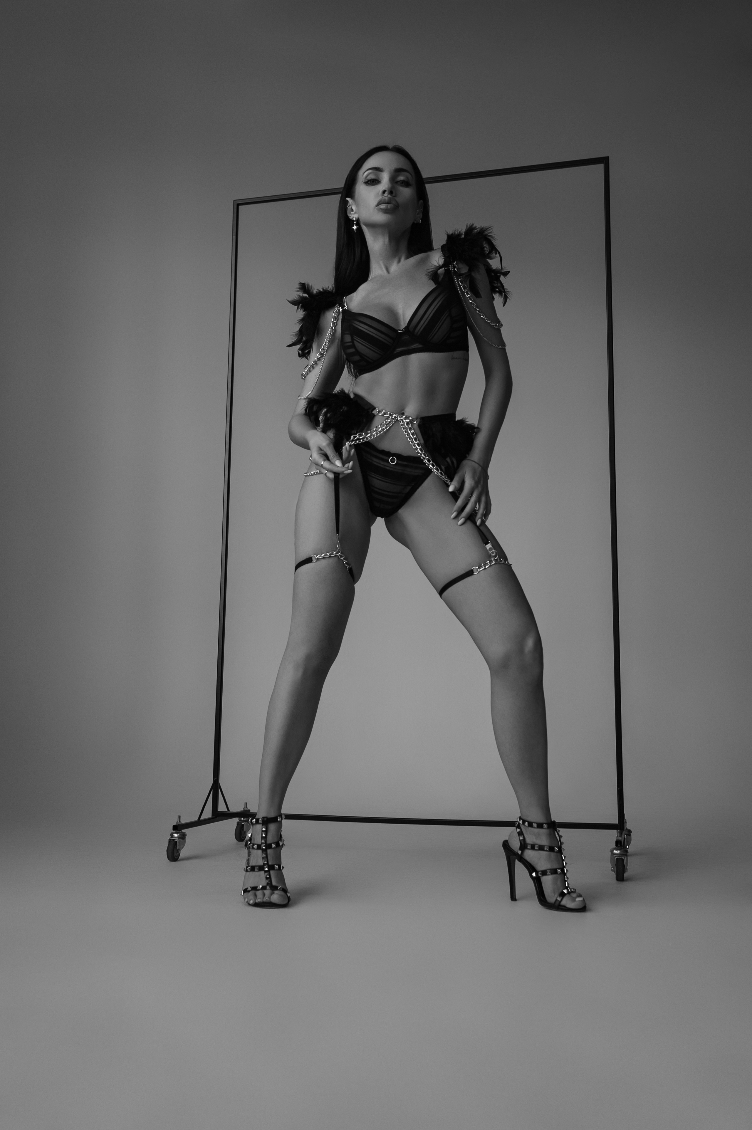 Фотосессия в стиле минимализм. Александр Mr.Brass — фотографирую женский портрет в Москве