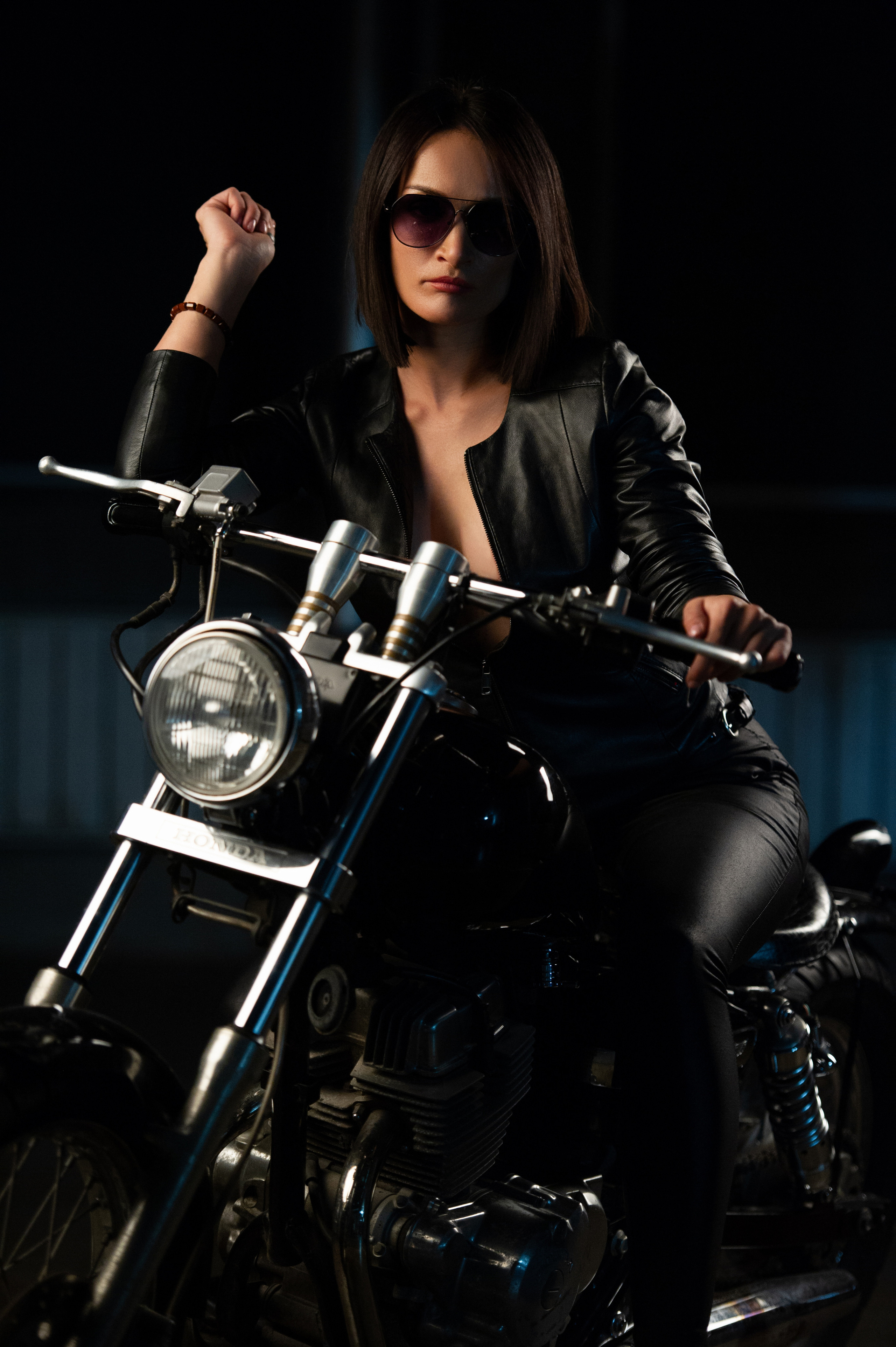 Фотосессия с авто. Александр Mr.Brass — фотографирую женский портрет в Москве