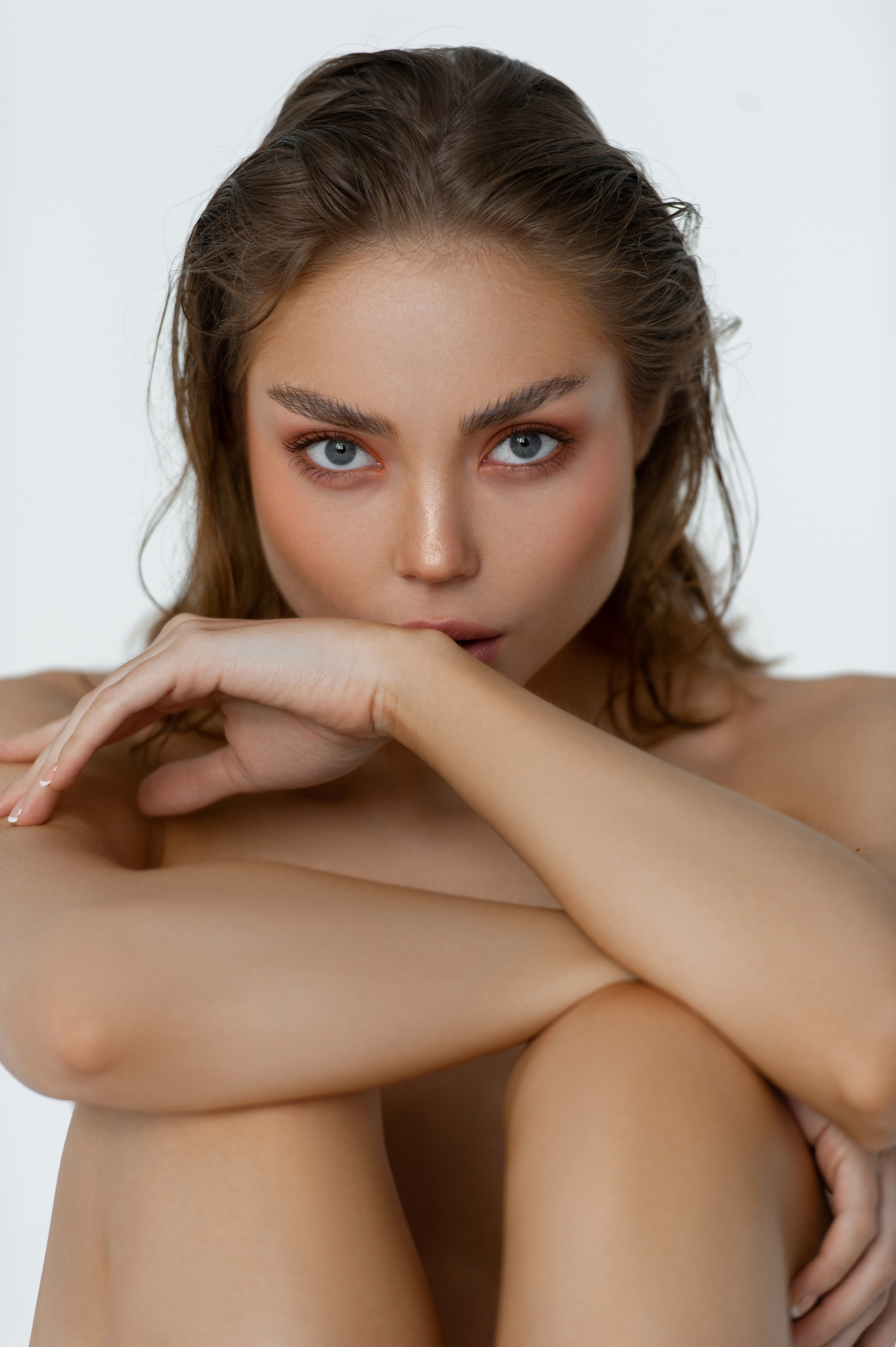 Фотосессия в стиле минимализм. Александр Mr.Brass — фотографирую женский портрет в Москве