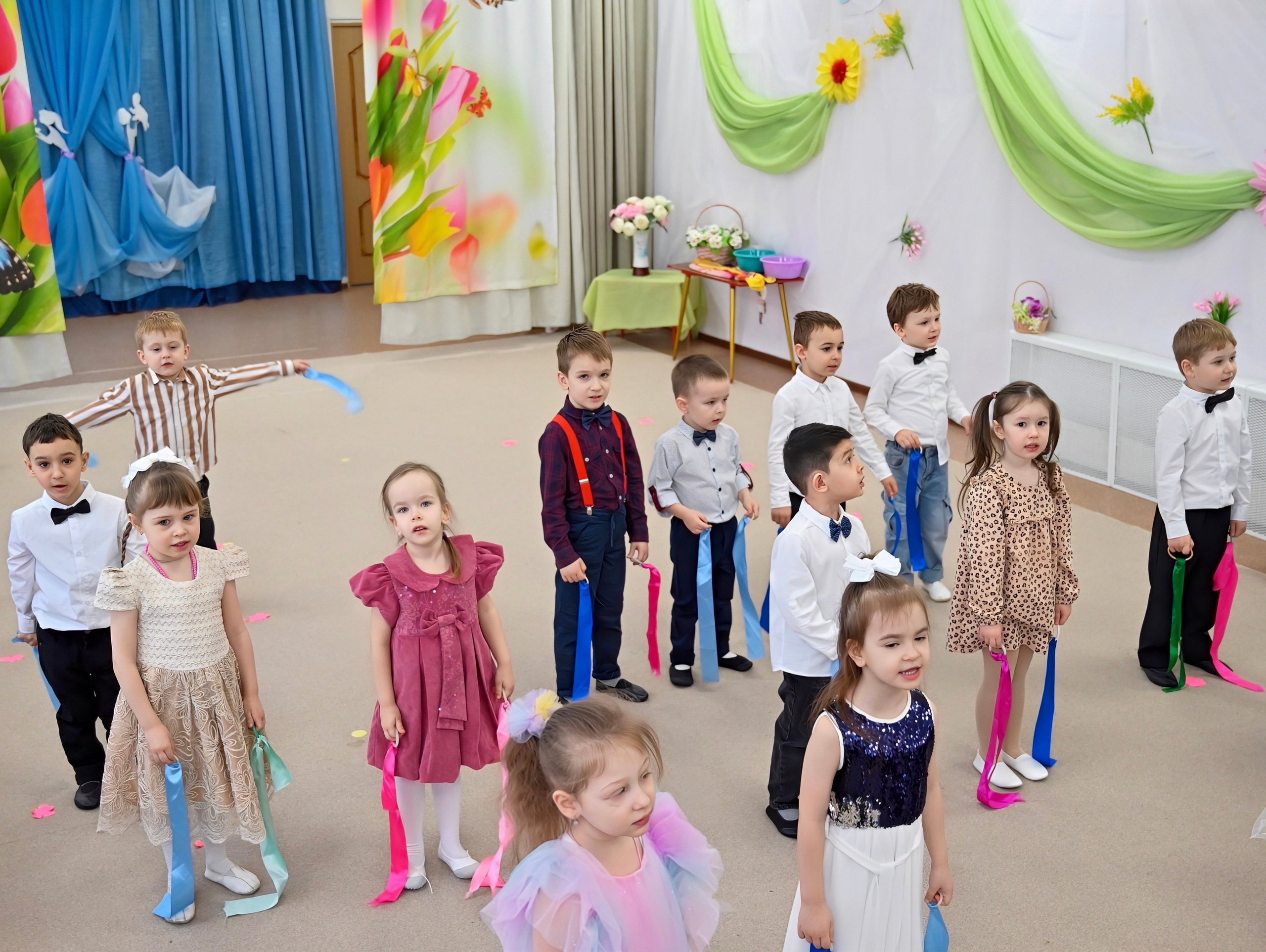 Праздник в группе «Дружная семейка». Семейный и детский фотограф Москва