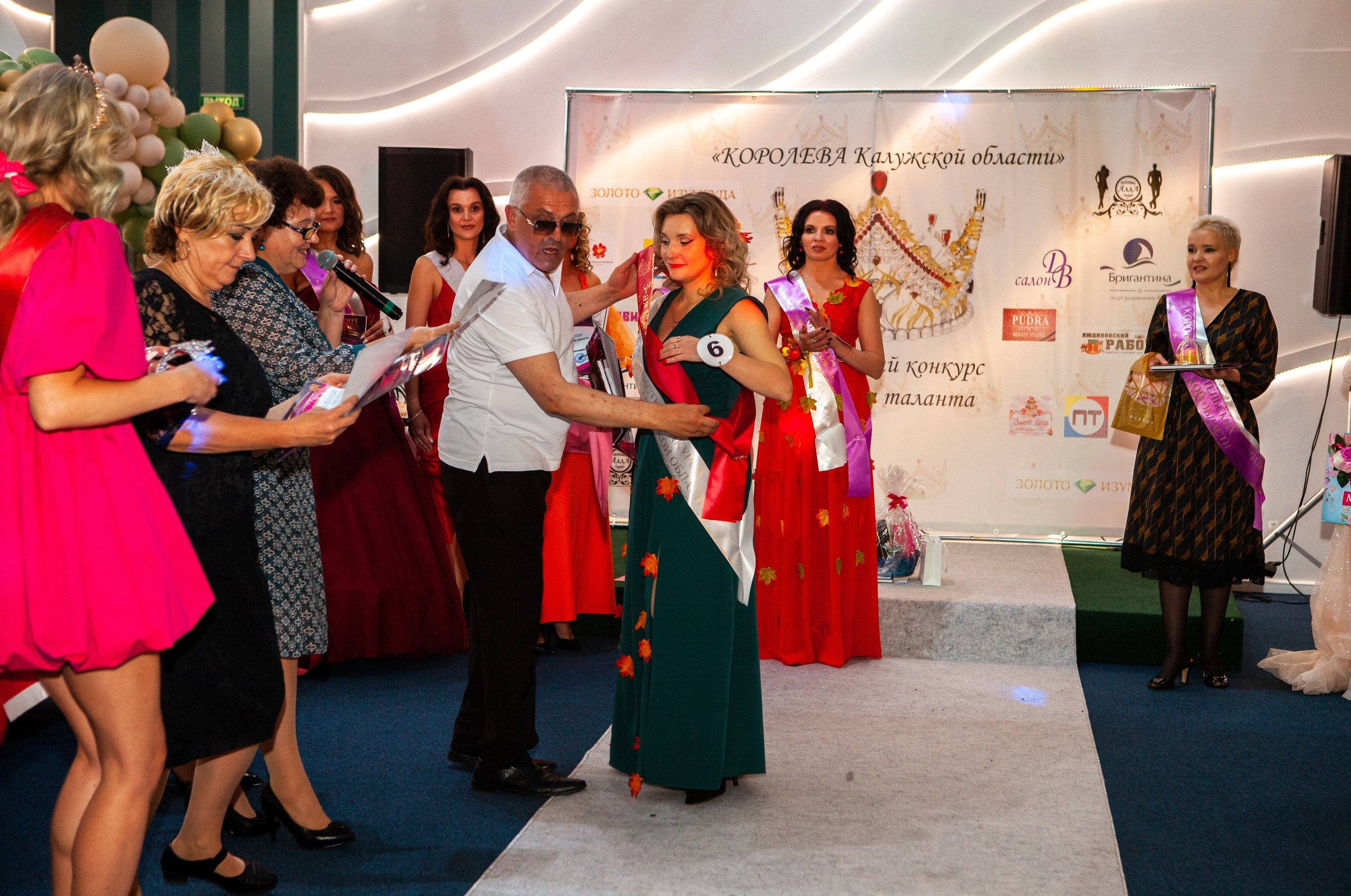 Королева Калужской области. Репортажный, семейный, свадебный, портретный фотограф