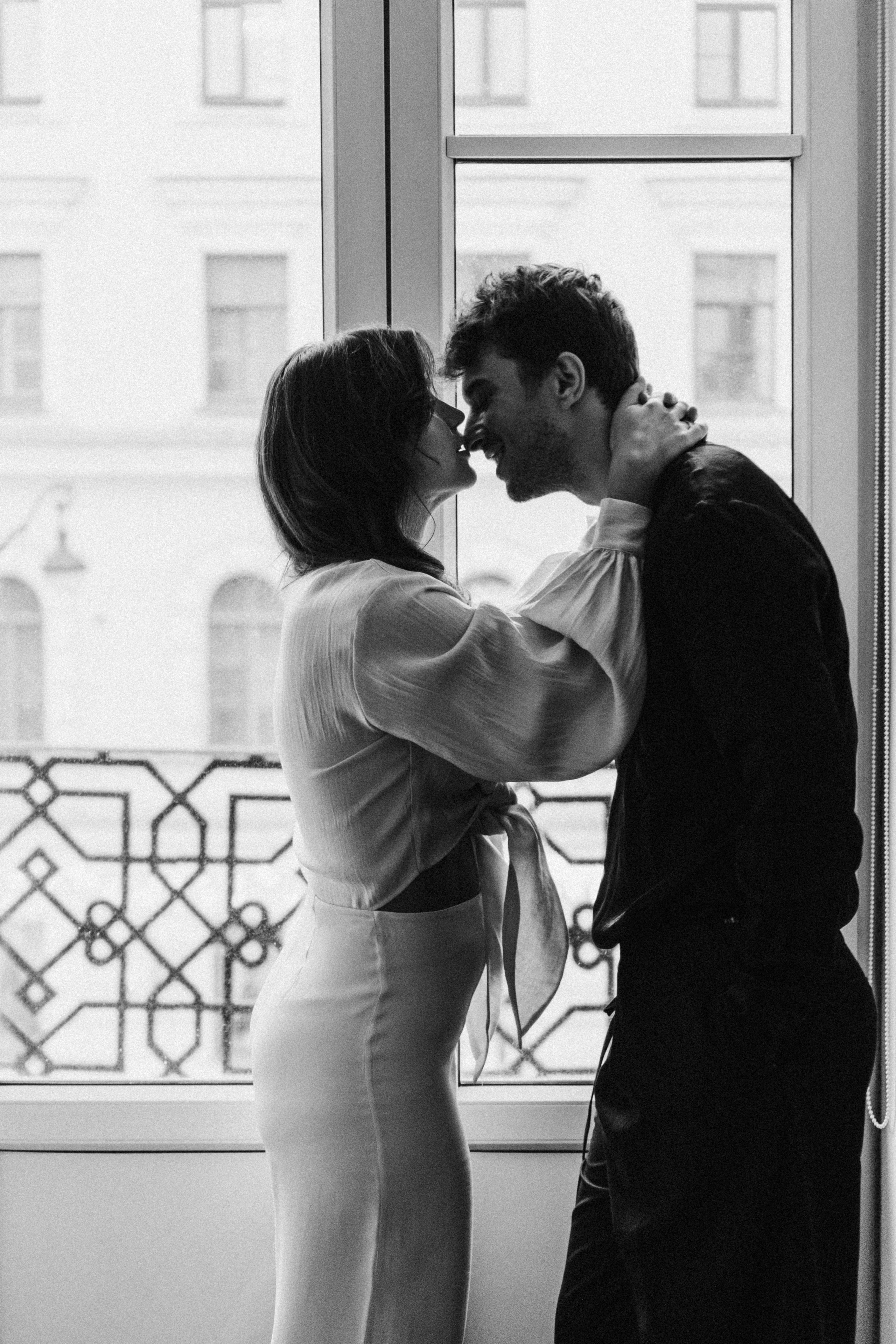 УТРО ЖЕНИХА И НЕВЕСТЫ В ПИТЕРСКОЙ КВАРТИРЕ И СЬЕМКА С СВАДЕБНЫХ ОБРАЗАХ. Профессиональный фотограф, Санкт-Петербург — Виктория Богомолова