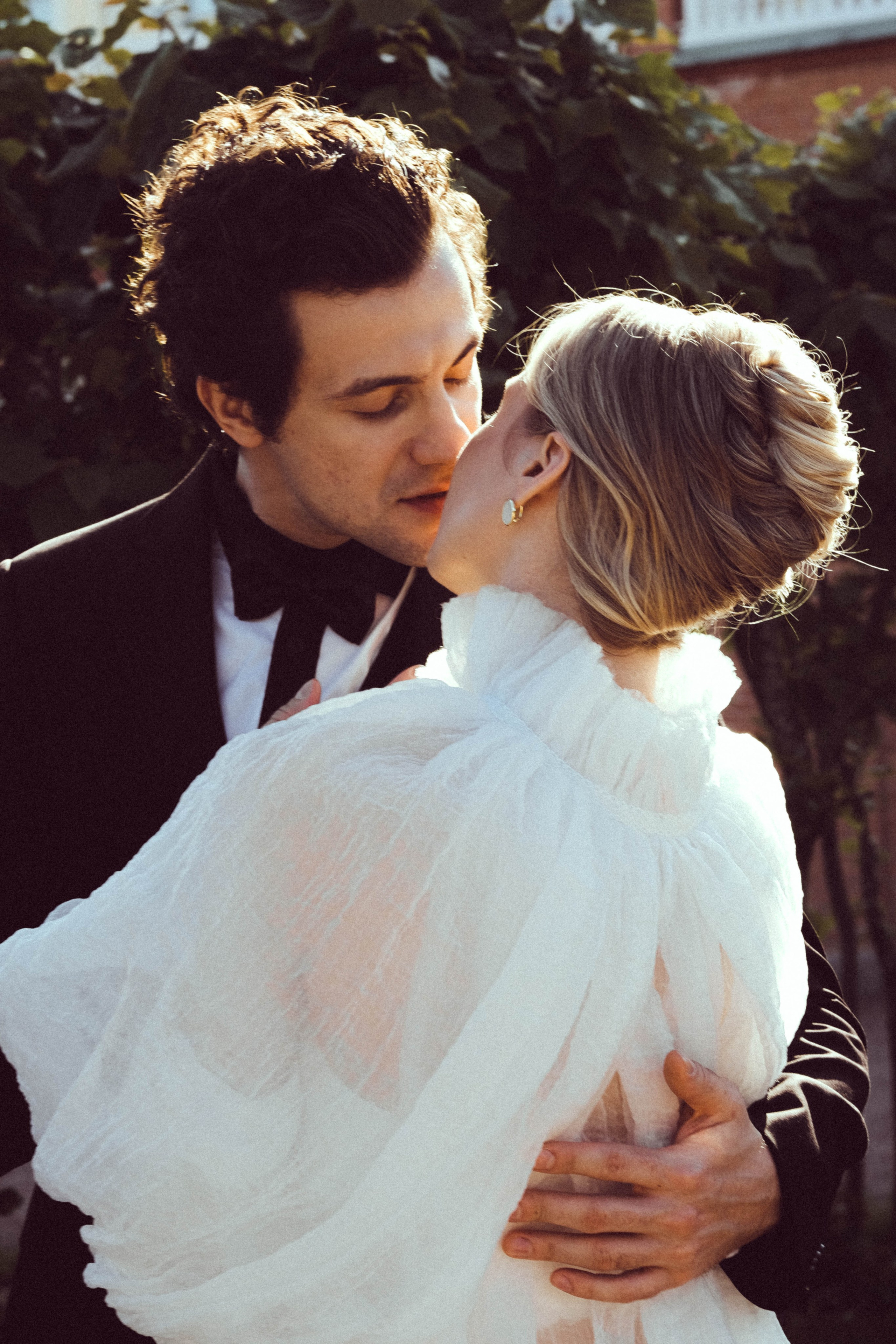 СВАДЕБНАЯ СЬЕМКА В ПАРКЕ ОРАНИЕНБАУМ. Профессиональный фотограф, Санкт-Петербург — Виктория Богомолова