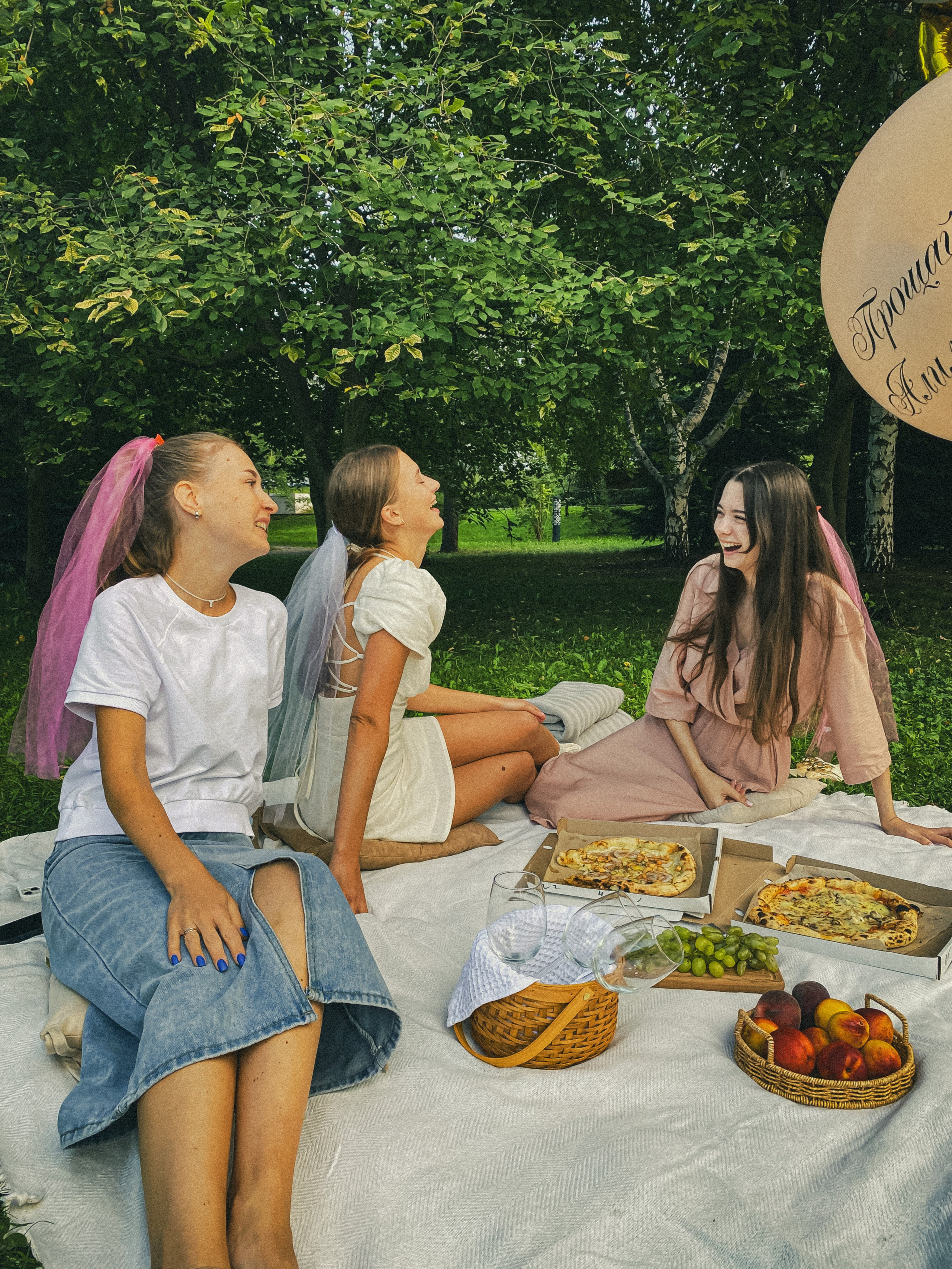 Девичник в парке Чёрное озеро. Чувственный мобильный фотограф в Казани и Сочи Дьяченко Дарья
