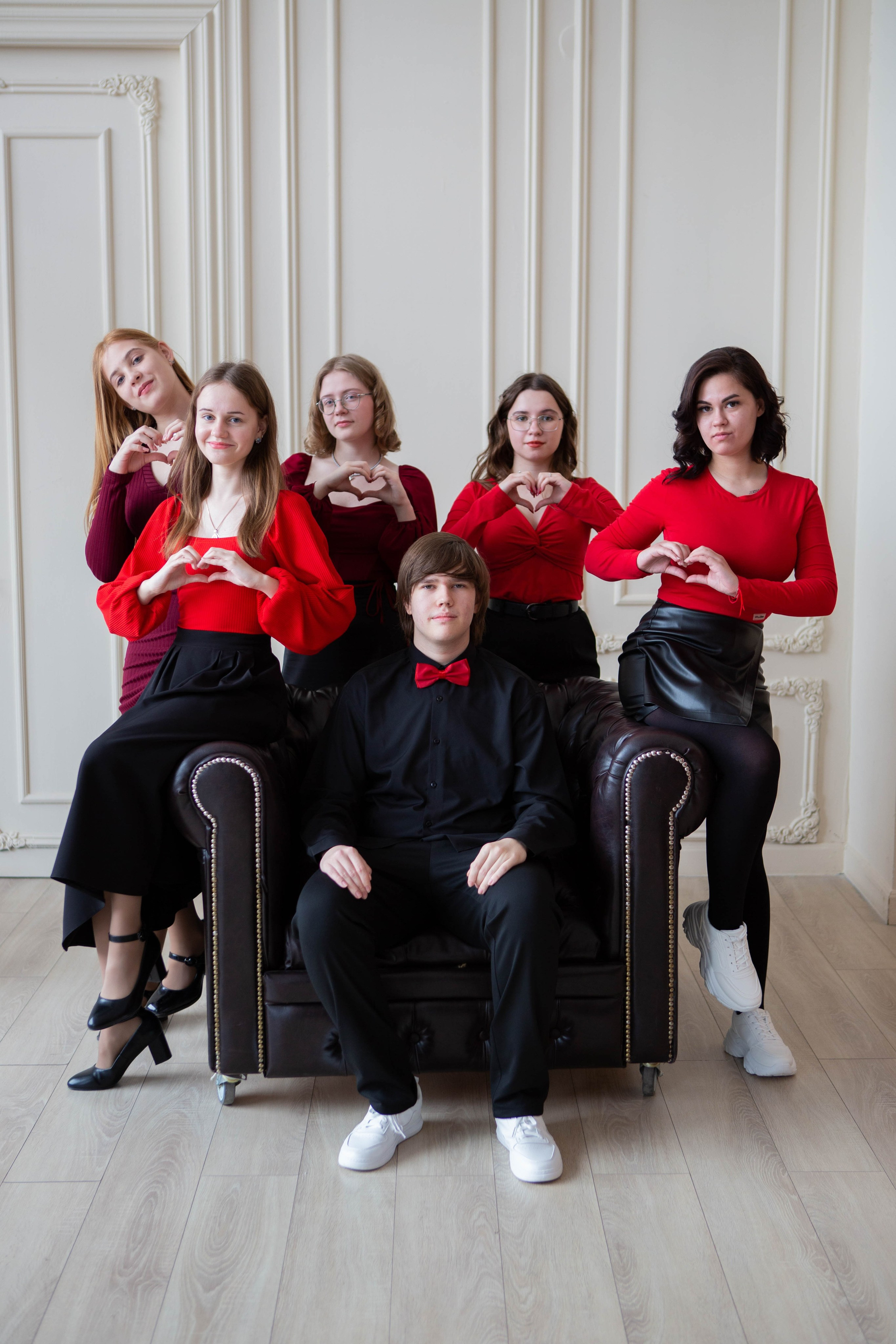 Красный с черным. Выпускные альбомы Воронеж от Веры Соколовой