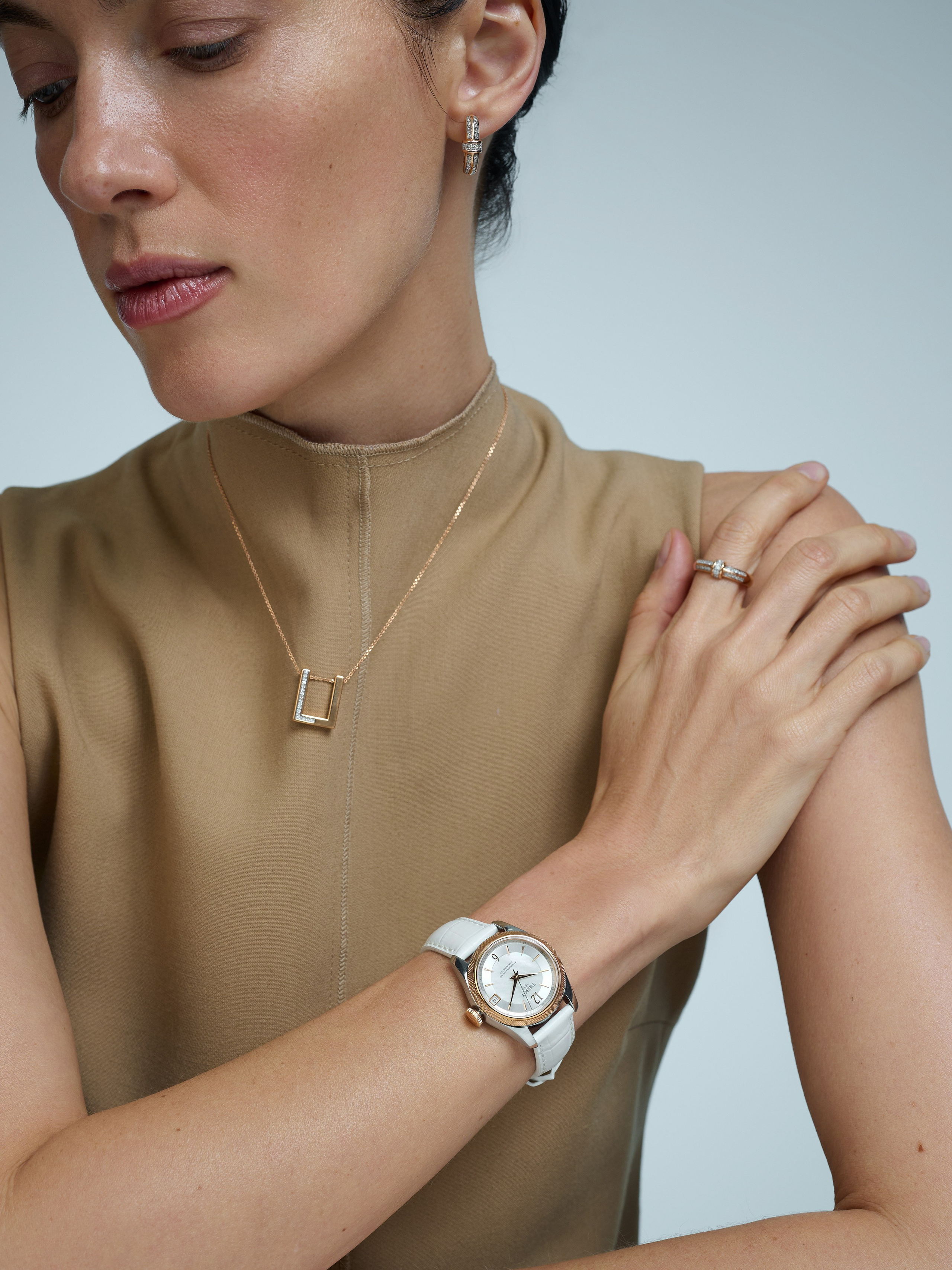 Каталог для бренда AllTime. Фотограф для брендов в Москве Ксения Чупрунова