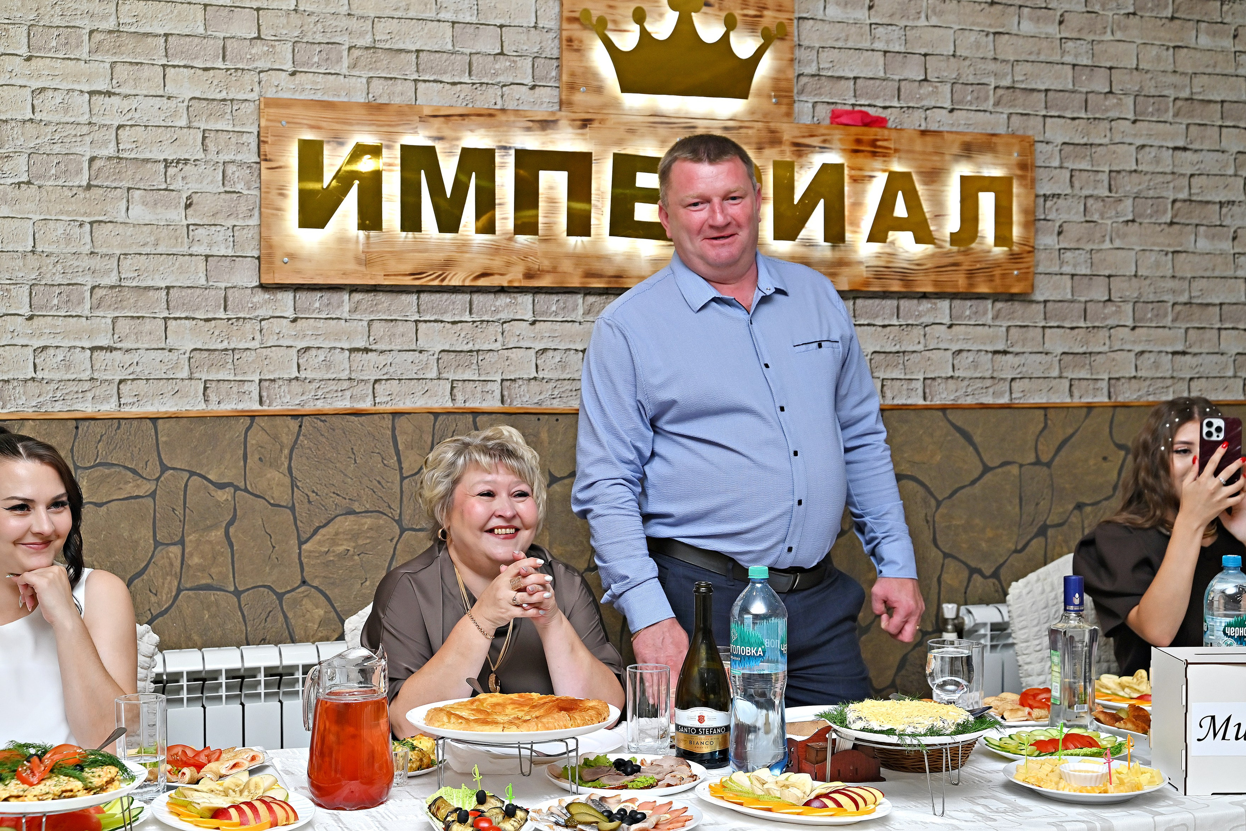 Юбилей Михаила. Кафе ИМПЕРИАЛ!. Свадебный и семейный фотограф в Кыштыме Челябинске Марина Шигапова